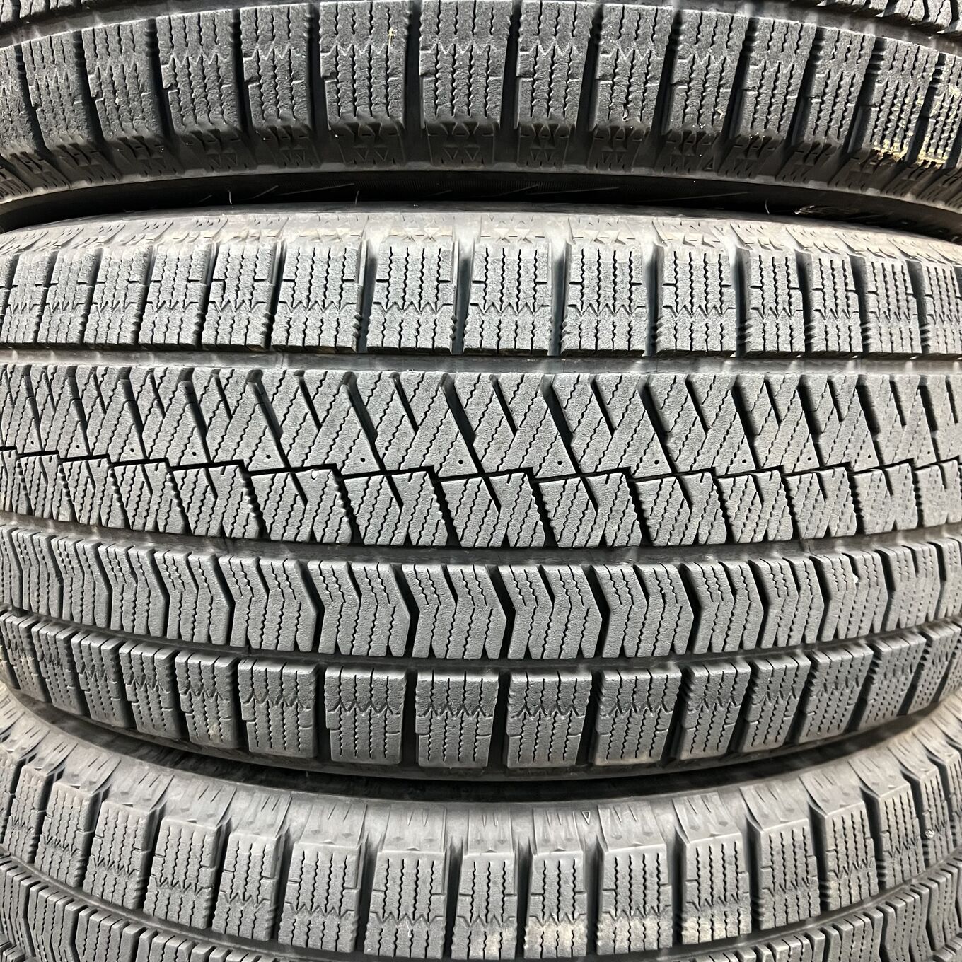 Bridgestone BLIZZAK VRX2 215/50 R17, фото 3
