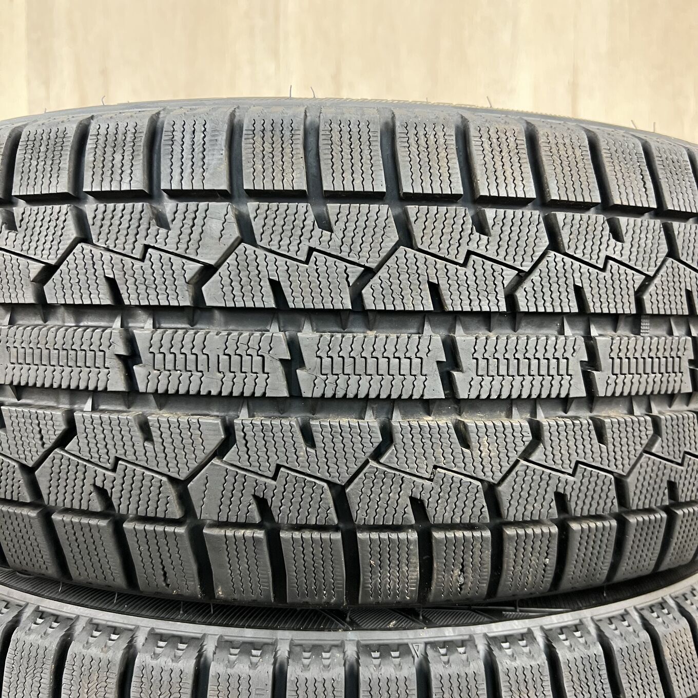 225/45 R18 Toyo OBSERVE GARIT GIZ — 37 400 ¥/комплект