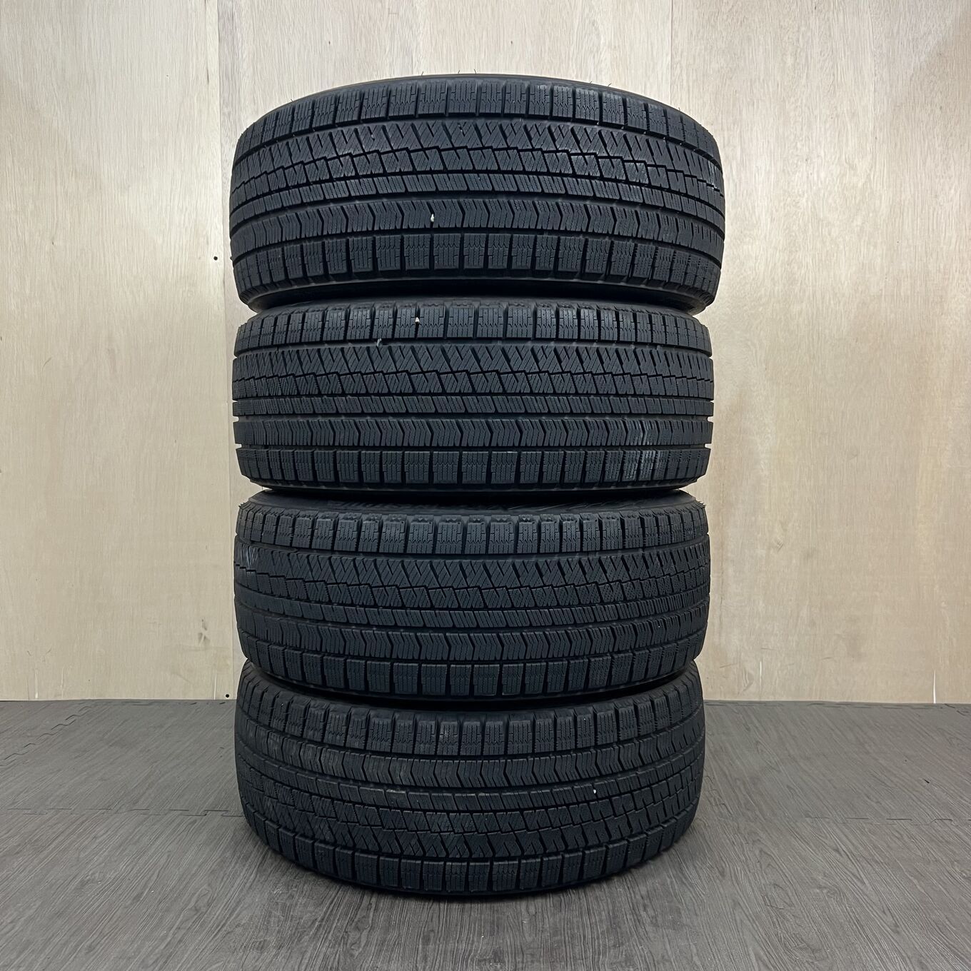 Bridgestone BLIZZAK VRX2 245/40 R20, фото 5