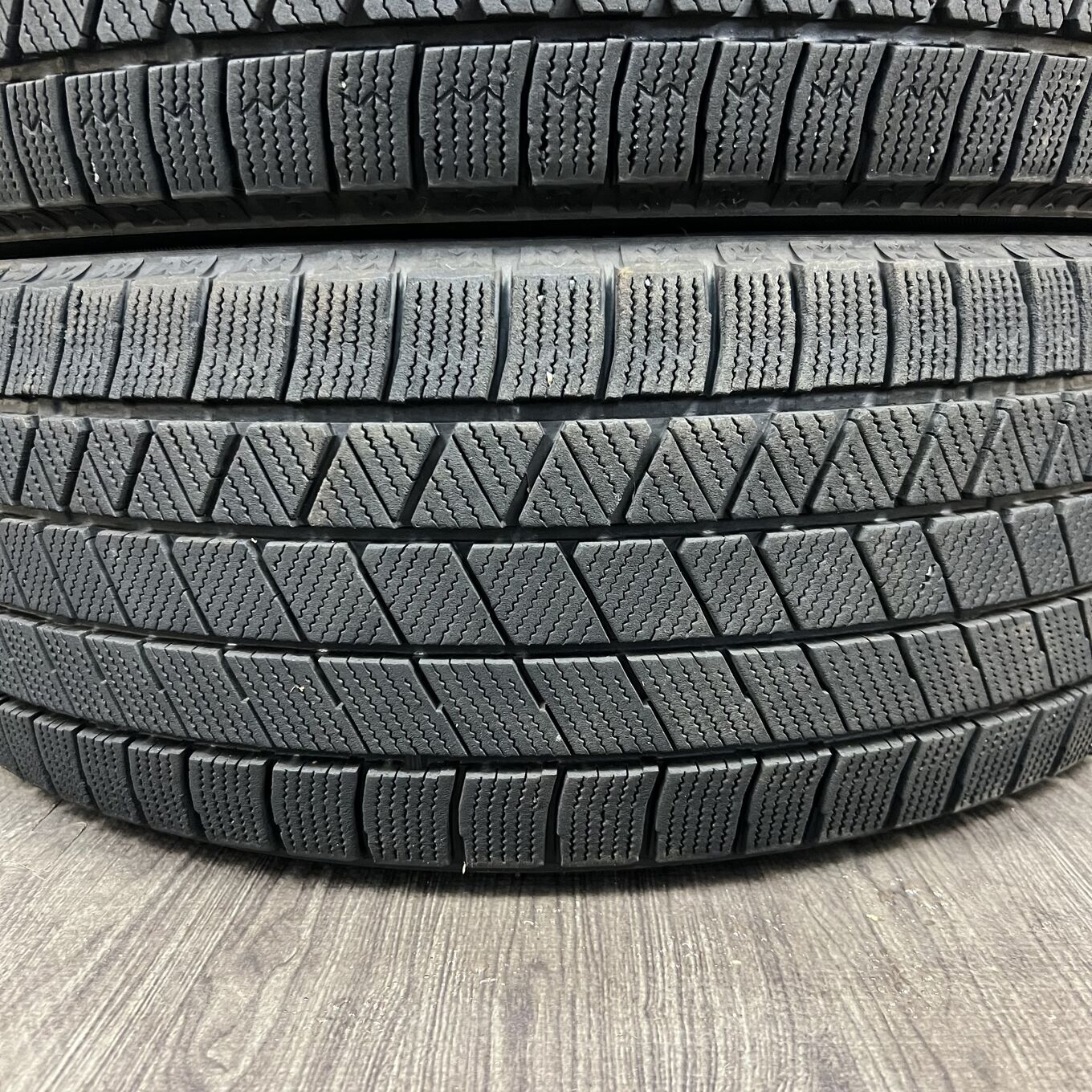 Bridgestone BLIZZAK VRX3 225/45 R18, фото 4