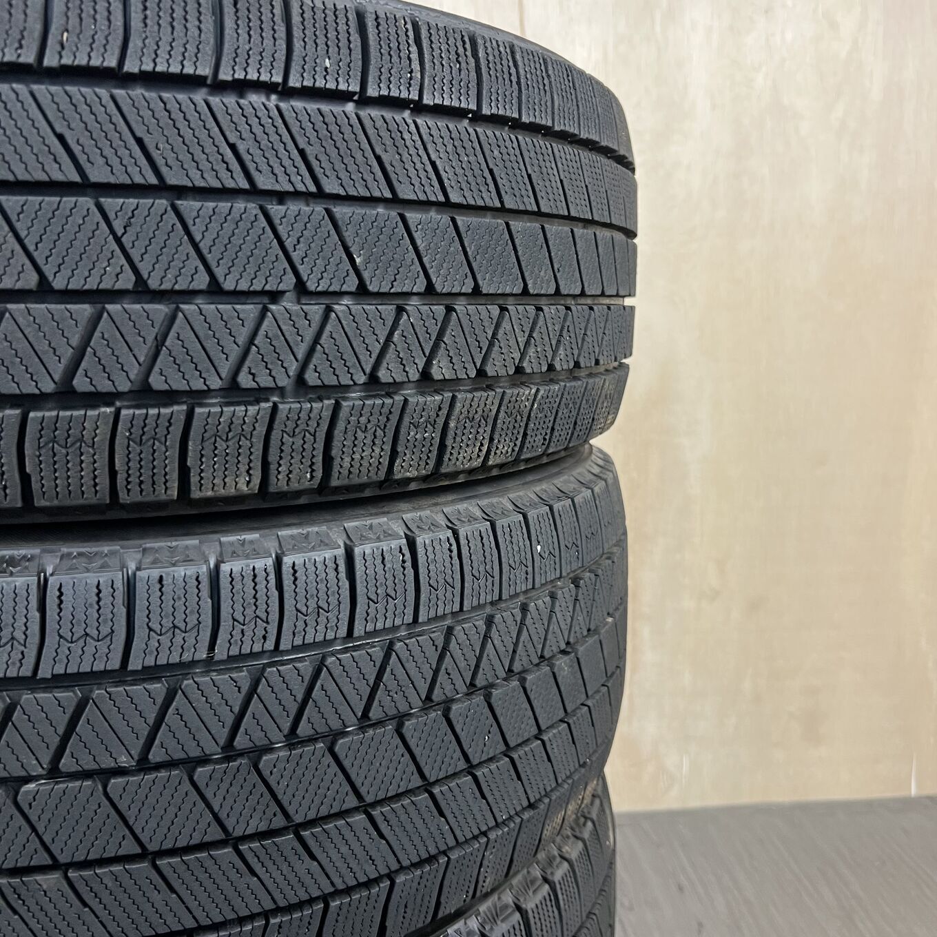 Bridgestone BLIZZAK VRX3 225/45 R18, фото 6