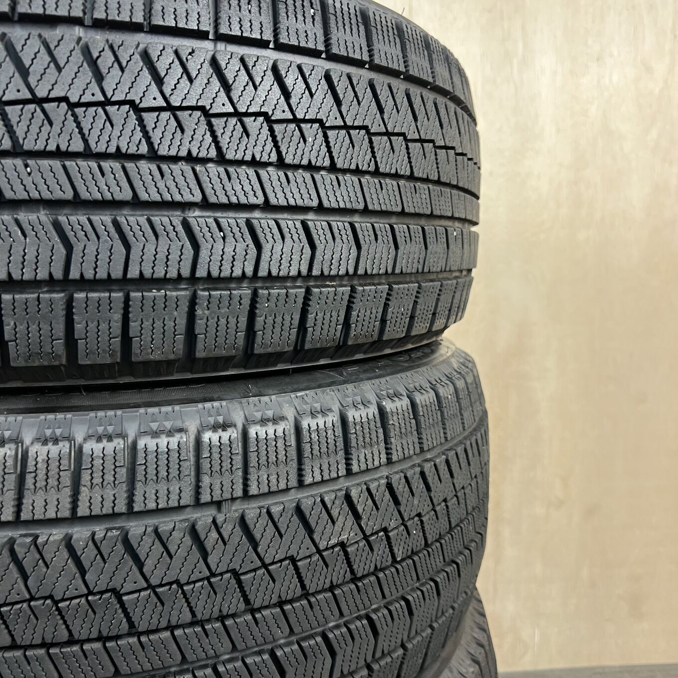Bridgestone BLIZZAK VRX2 225/50 R18, фото 6