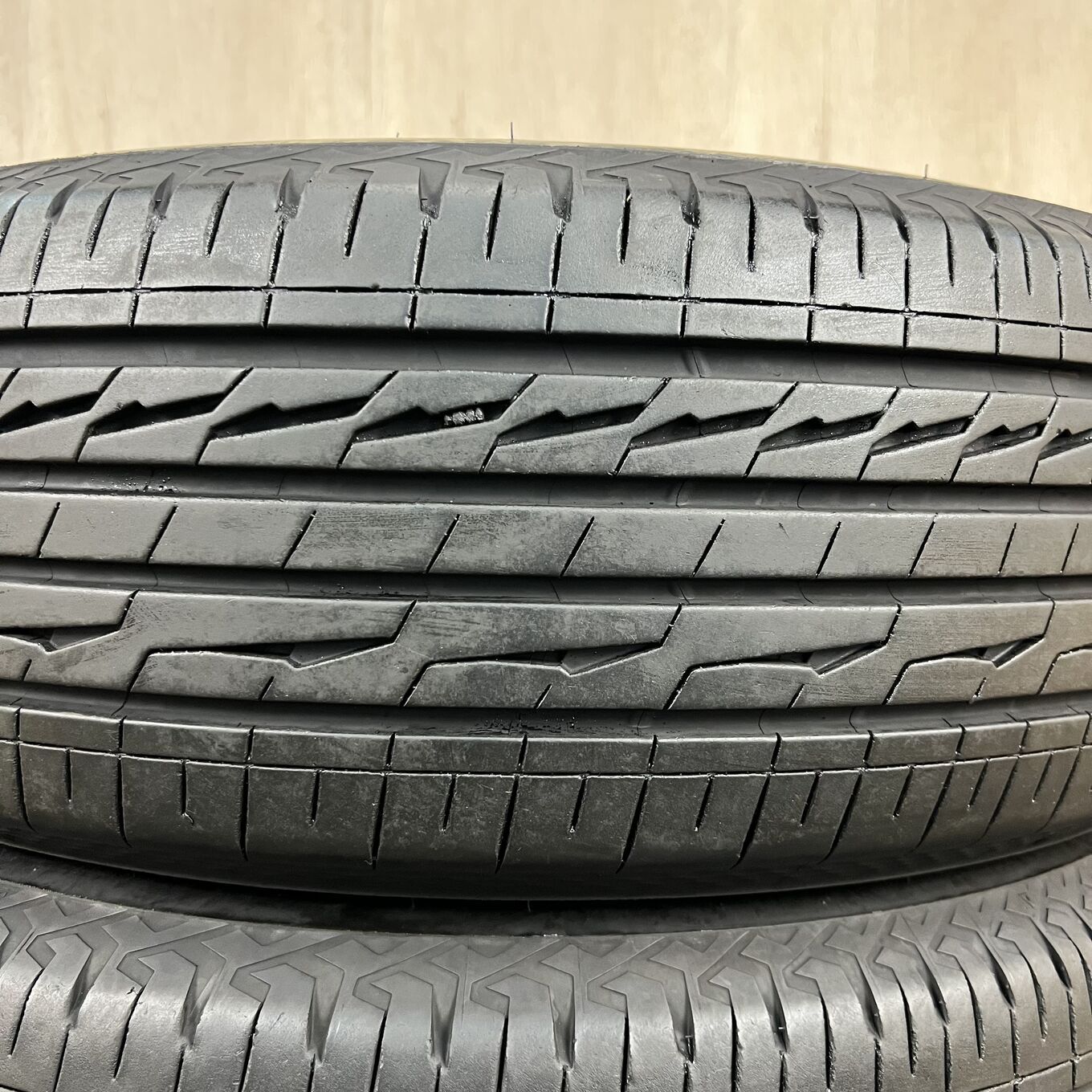 235/65 R18 Bridgestone ALENZA LX100 — 47 600 ¥/комплект