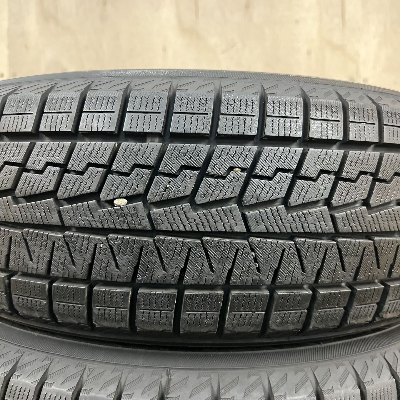 185/60 R15 Yokohama ICE GUARD IG70 — 23 800 ¥/комплект