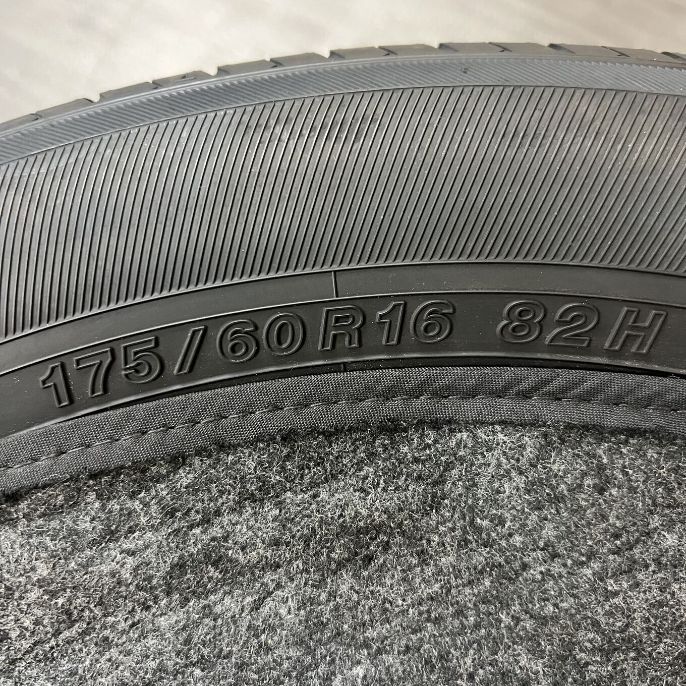 Yokohama BLUEARTH ES32 175/60 R16, фото 6