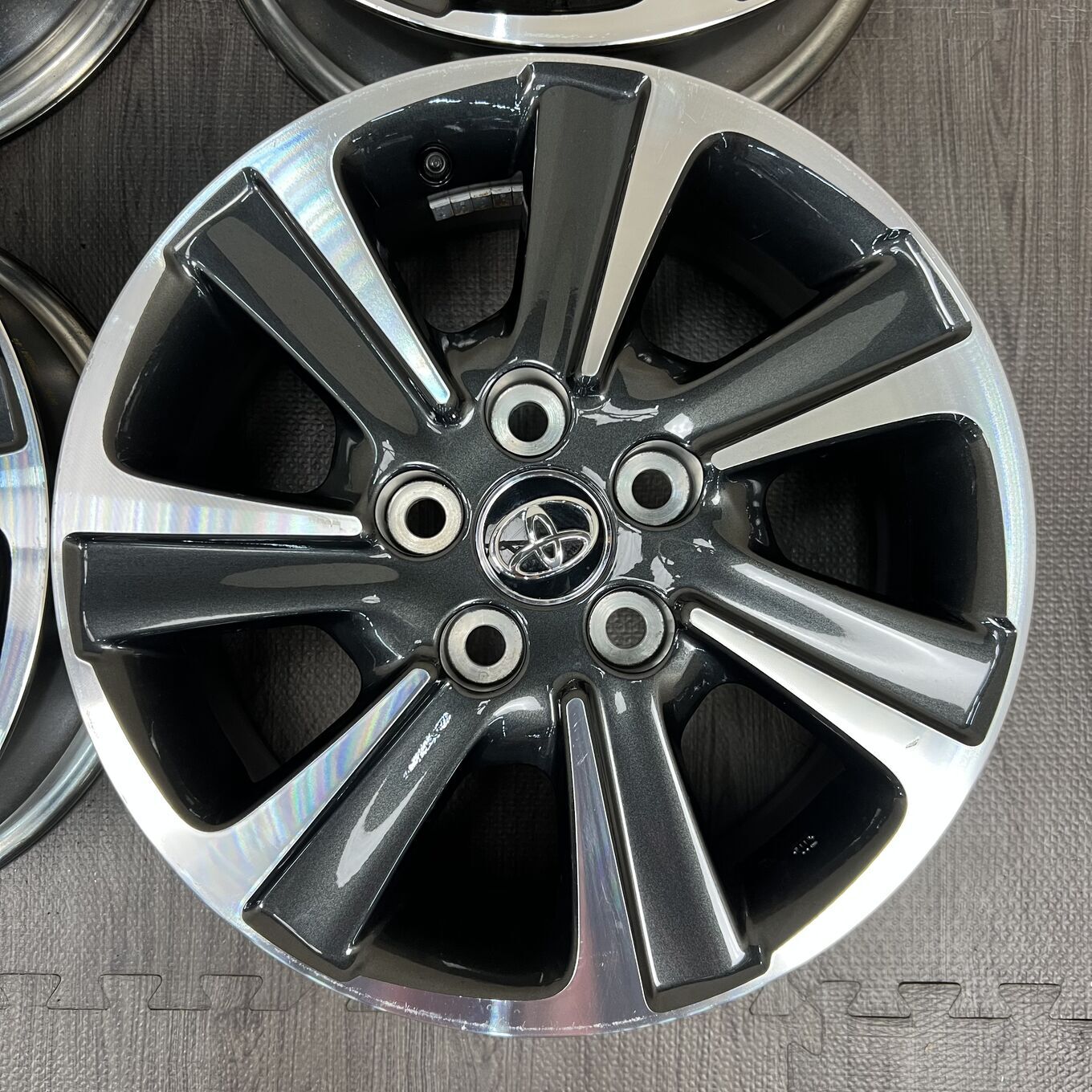 Toyo NOAH 80 R16 6J ET50 5x114.3, фото 2