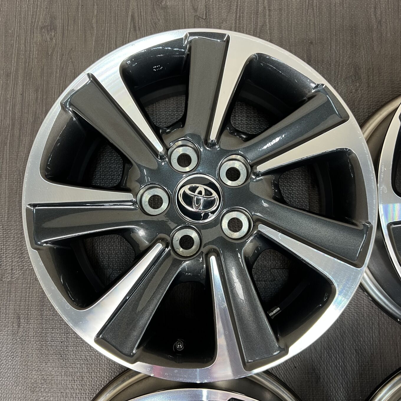 Toyo NOAH 80 R16 6J ET50 5x114.3, фото 3
