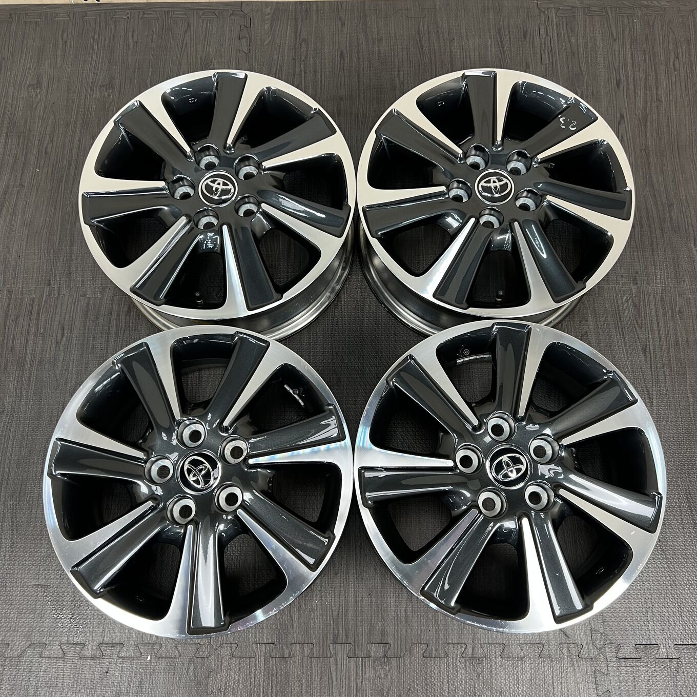 Toyo NOAH 80 R16 6J ET50 5x114.3, фото 5