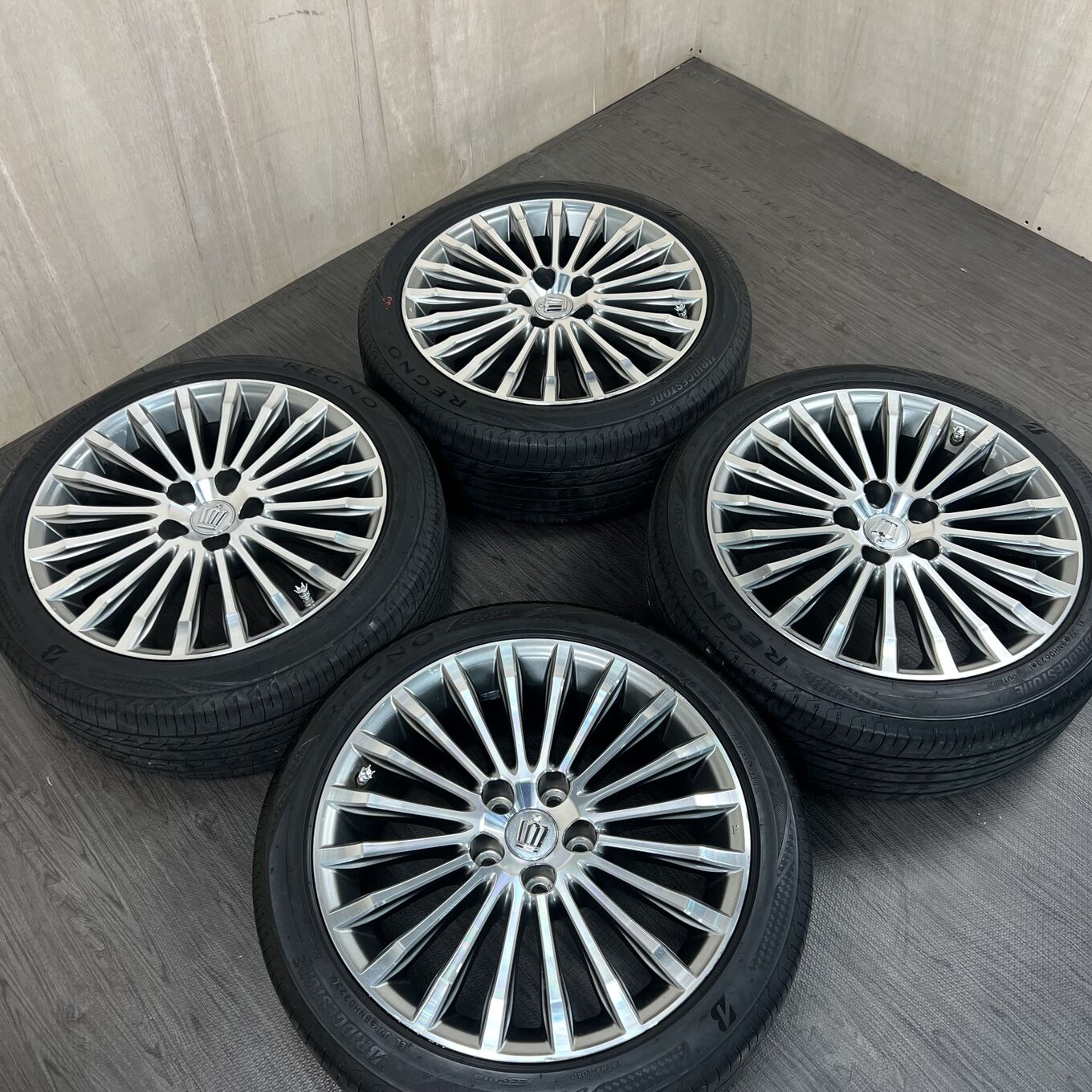 245/40 R15 Michelin BLIZZAK VRX