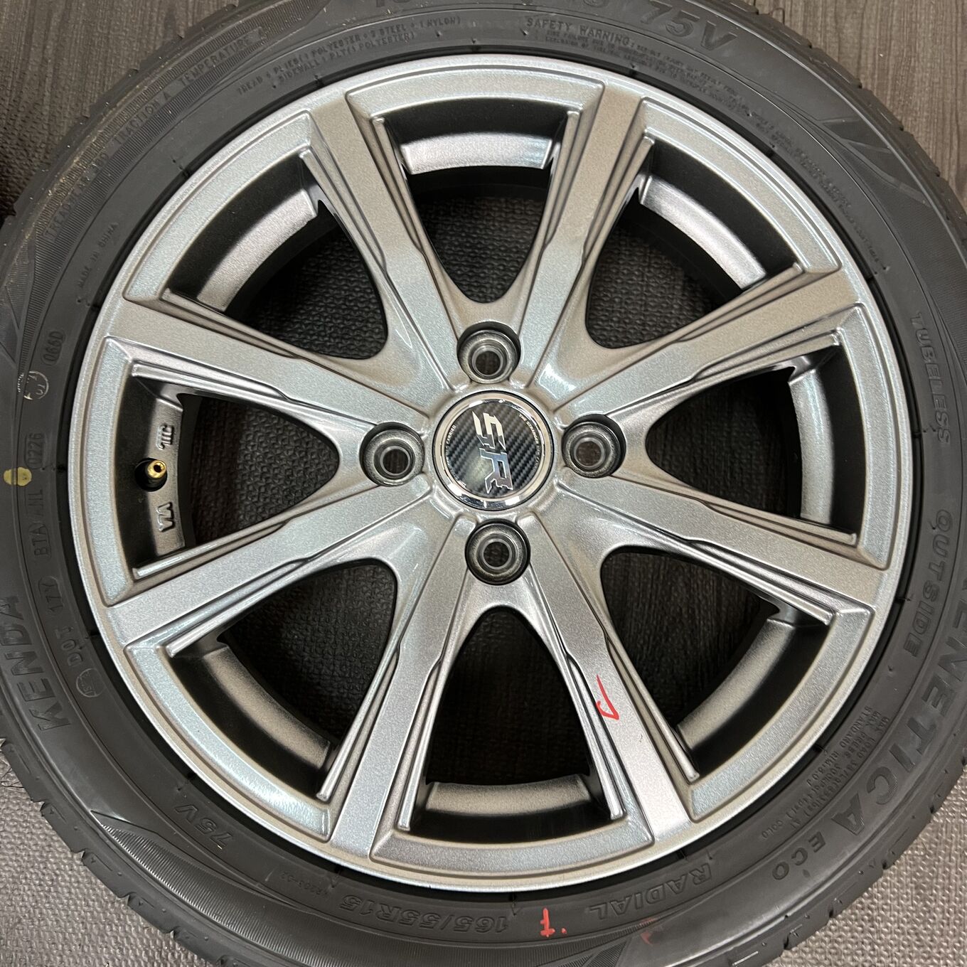Michelin BLIZZAK VRX 245/40 R15, фото 2