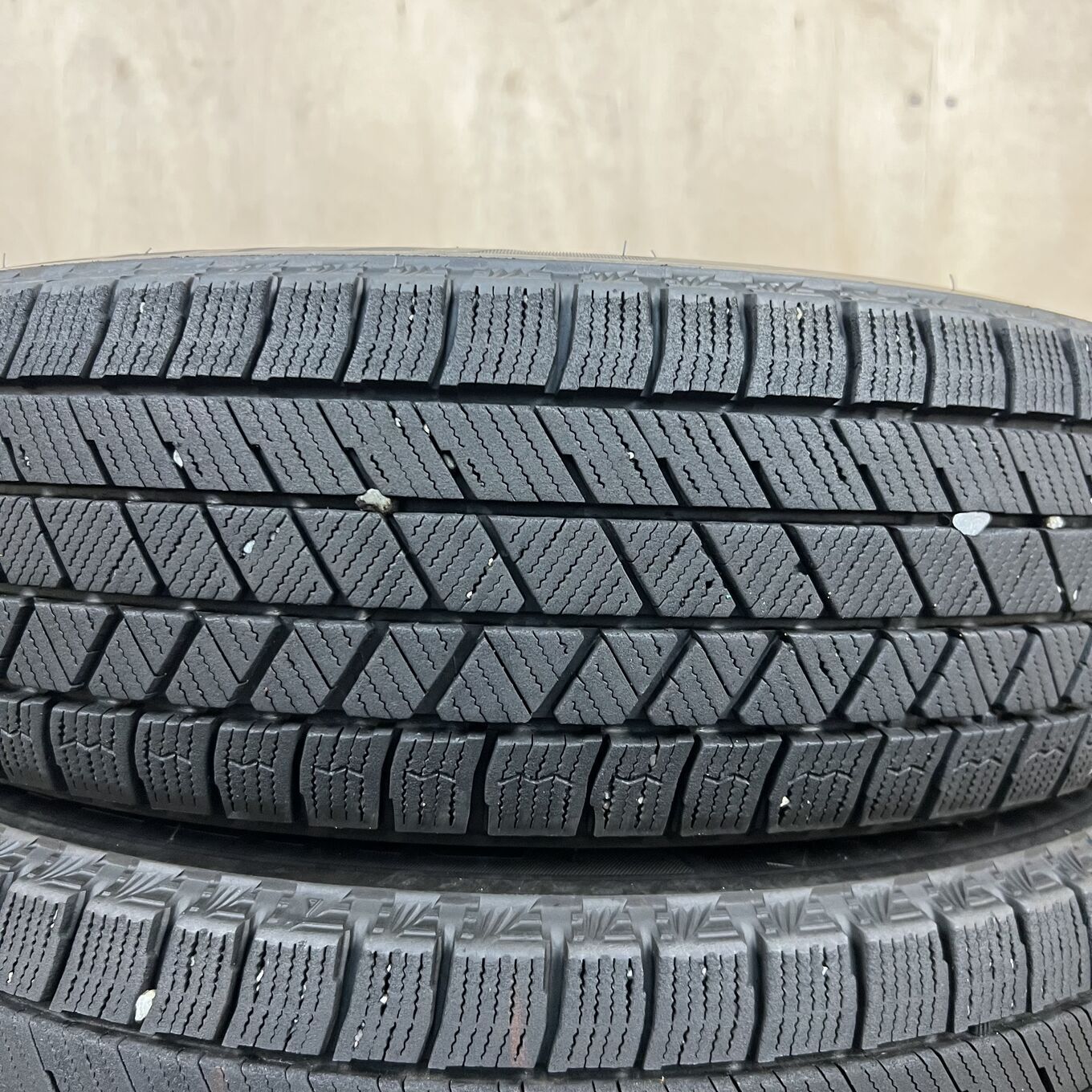 165/70 R14 Bridgestone BLIZZAK VRX3 — 13 600 ¥/комплект