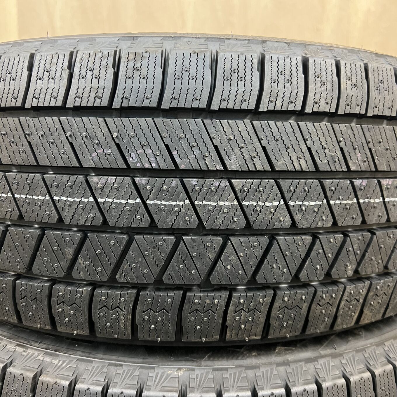 205/50 R17 Bridgestone BLIZZAK VRX3 — 51 000 ¥/комплект