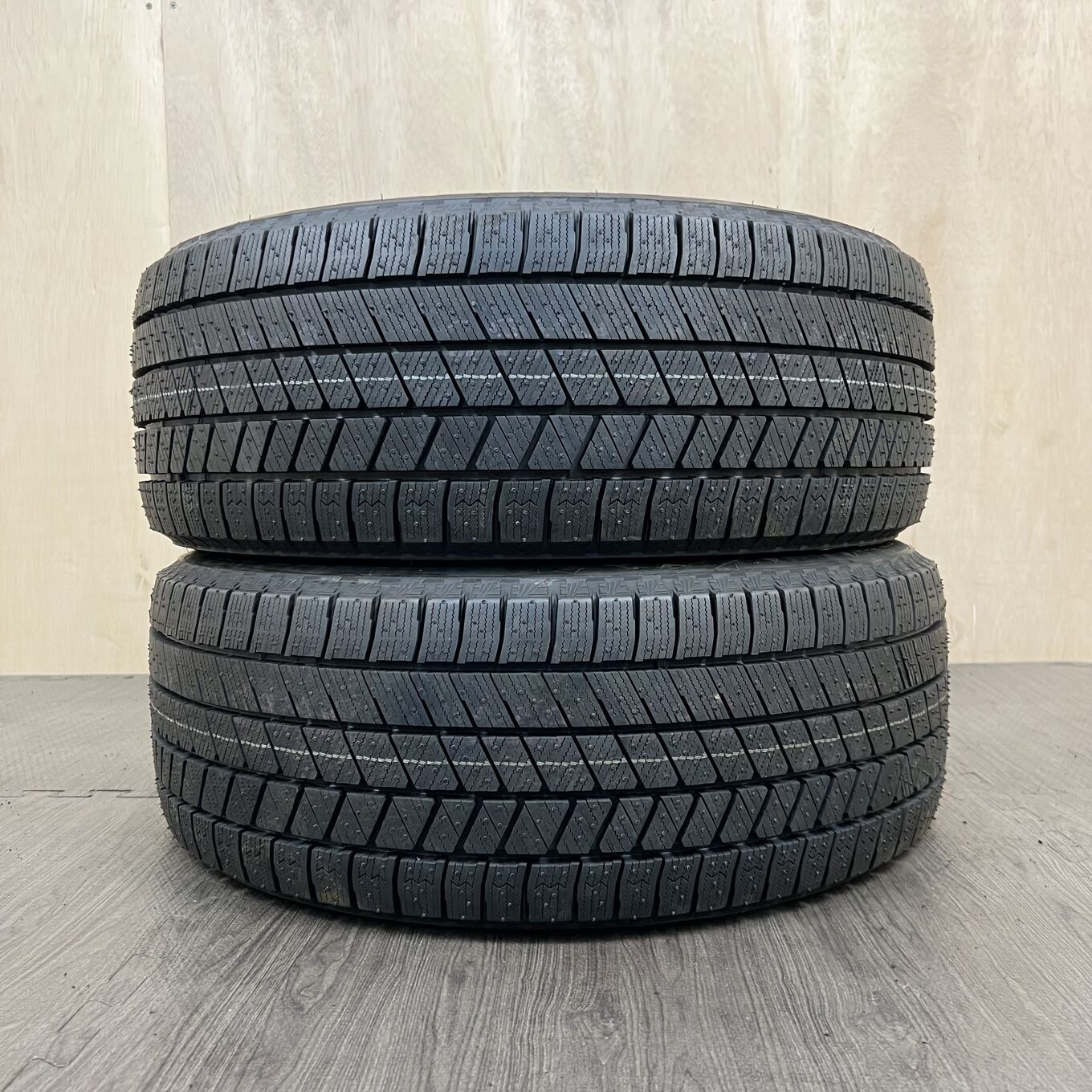 Bridgestone BLIZZAK VRX3 205/50 R17, фото 3