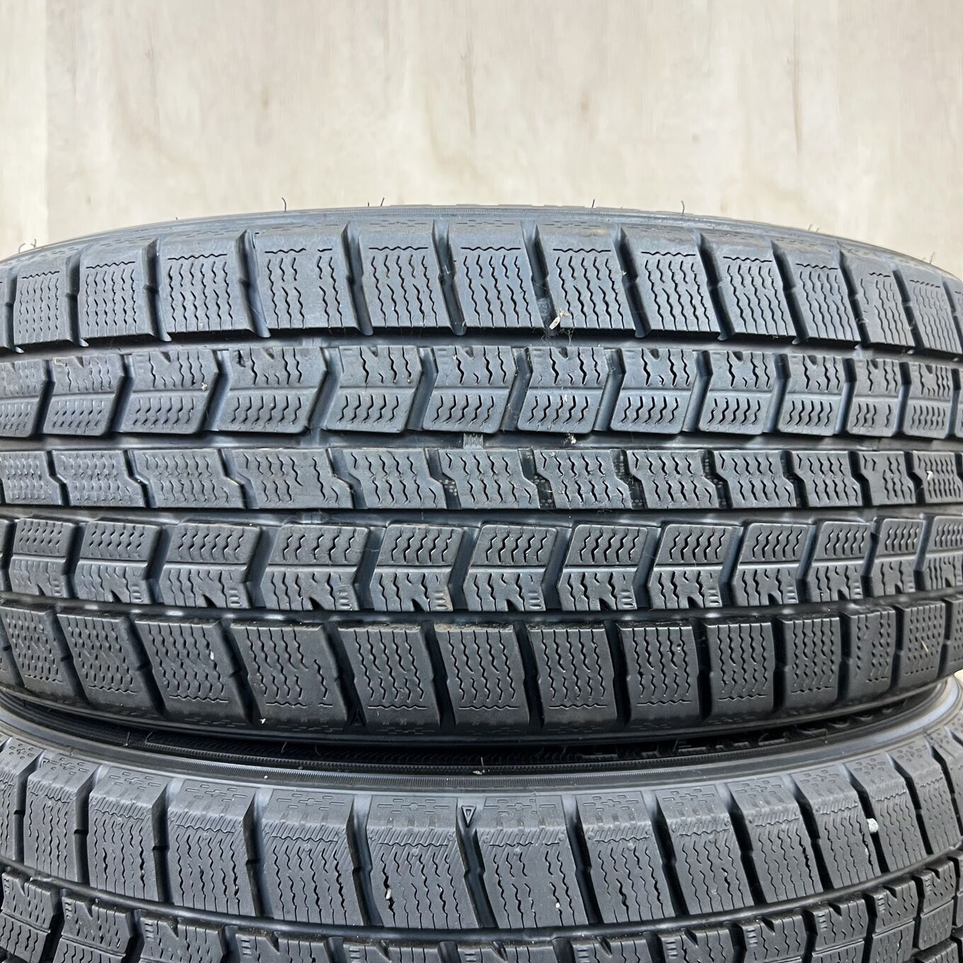 195/45 R17 Goodyear ICE NAVI 7 — 17 000 ¥/комплект