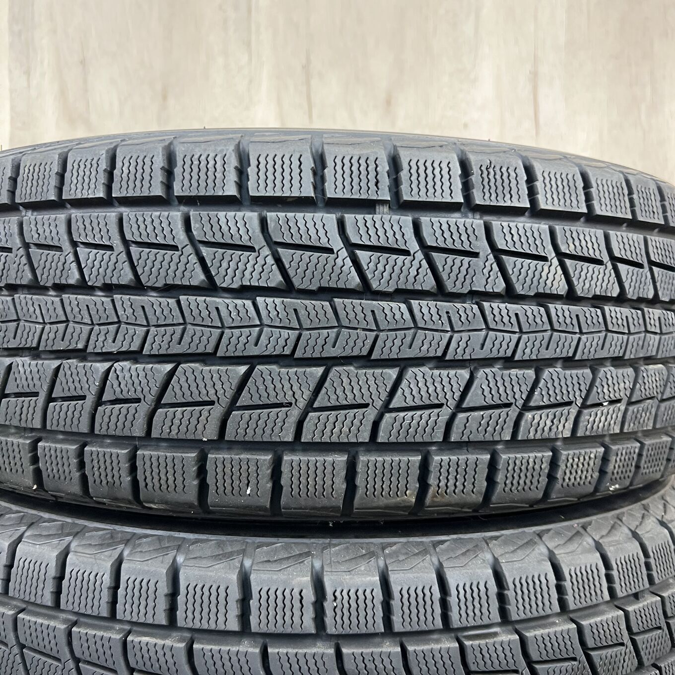 225/65 R17 Dunlop WINTERMAXX SJ8 — 9 400 ¥/комплект