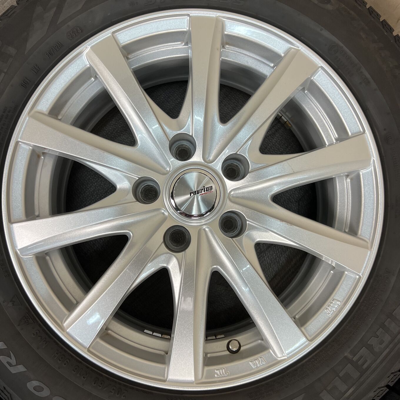 Pirelli RAVRION RS01 205/60 R16, фото 4