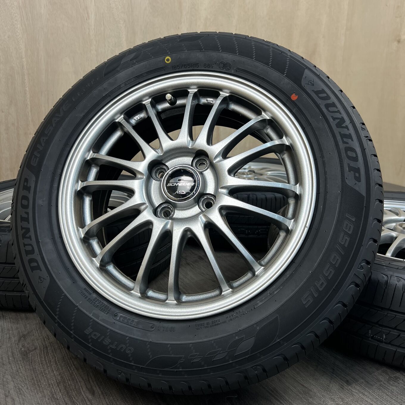Б/У колесо в сборе 185/65 R15 Dunlop SCHNEIDER, артикул 0506AS000926