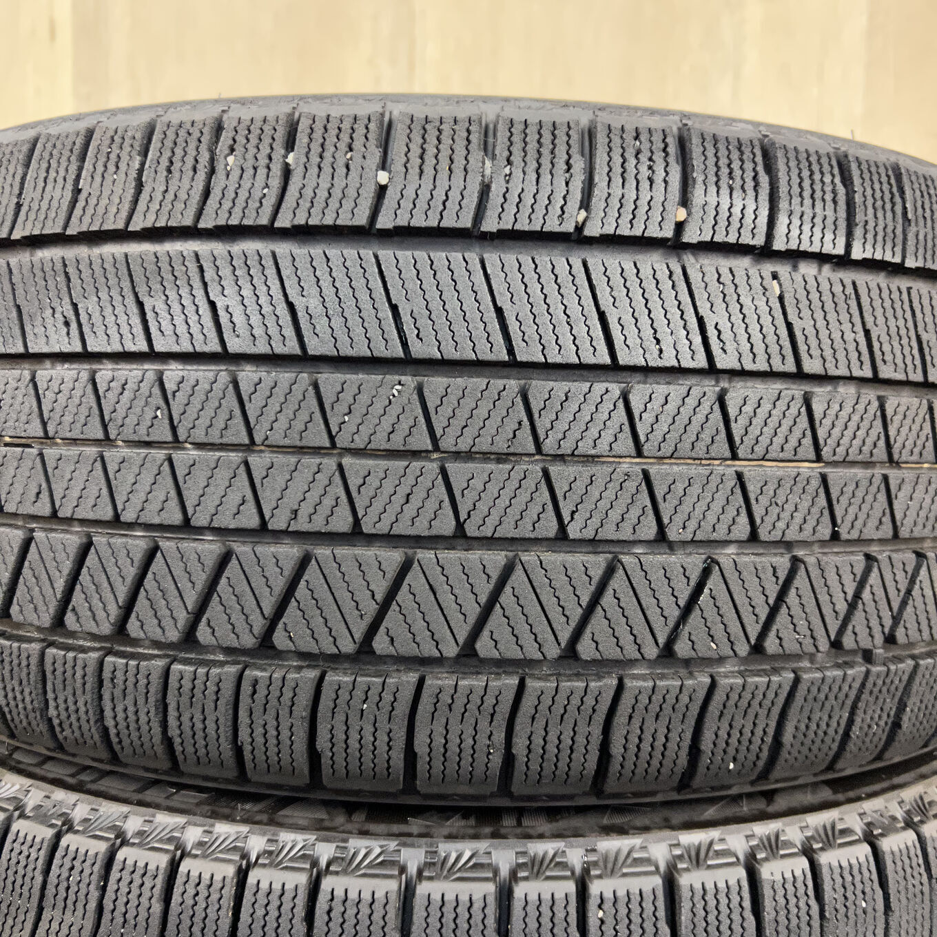 245/45 R17 Bridgestone BLIZZAK VRX3 — 25 500 ¥/комплект