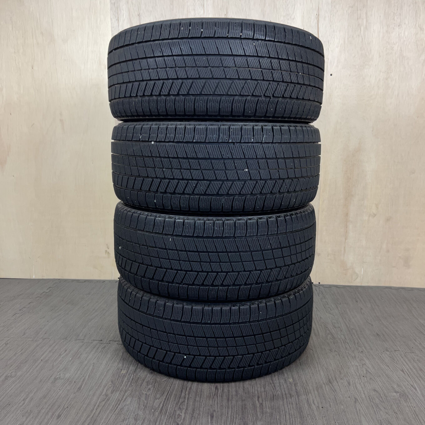 Bridgestone BLIZZAK VRX3 245/45 R17, фото 5