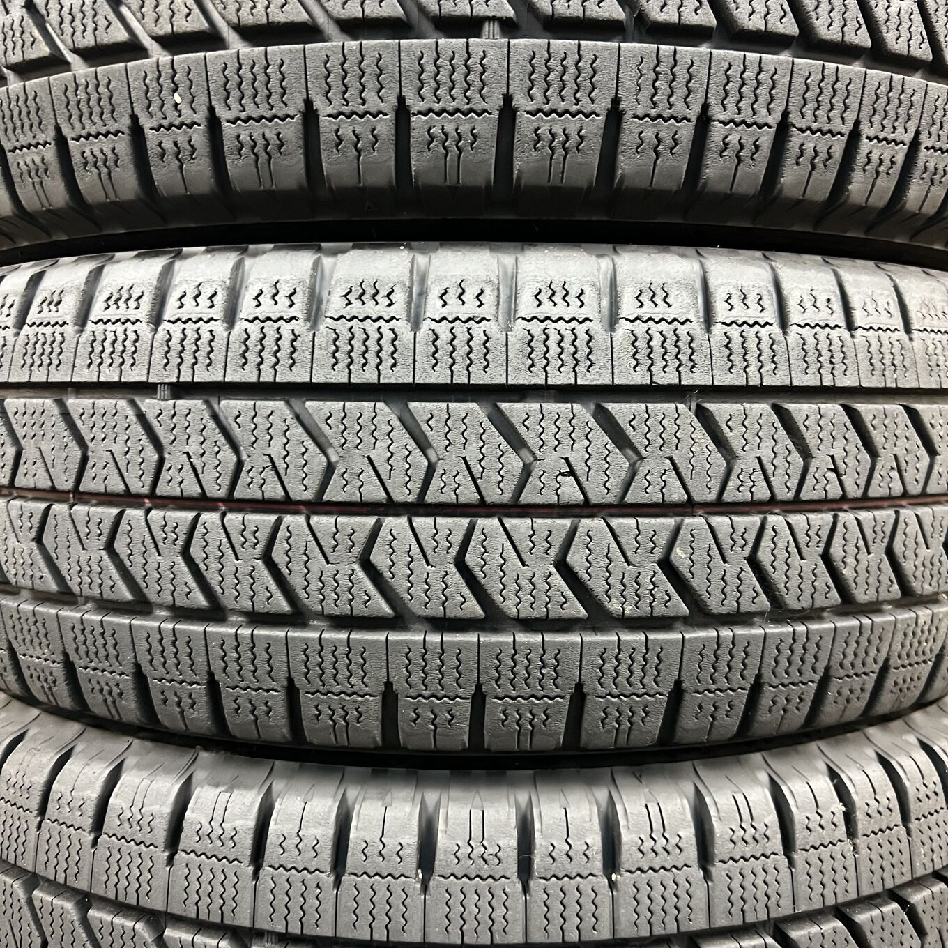 Bridgestone BLIZZAK W989 215/70 R15, фото 2