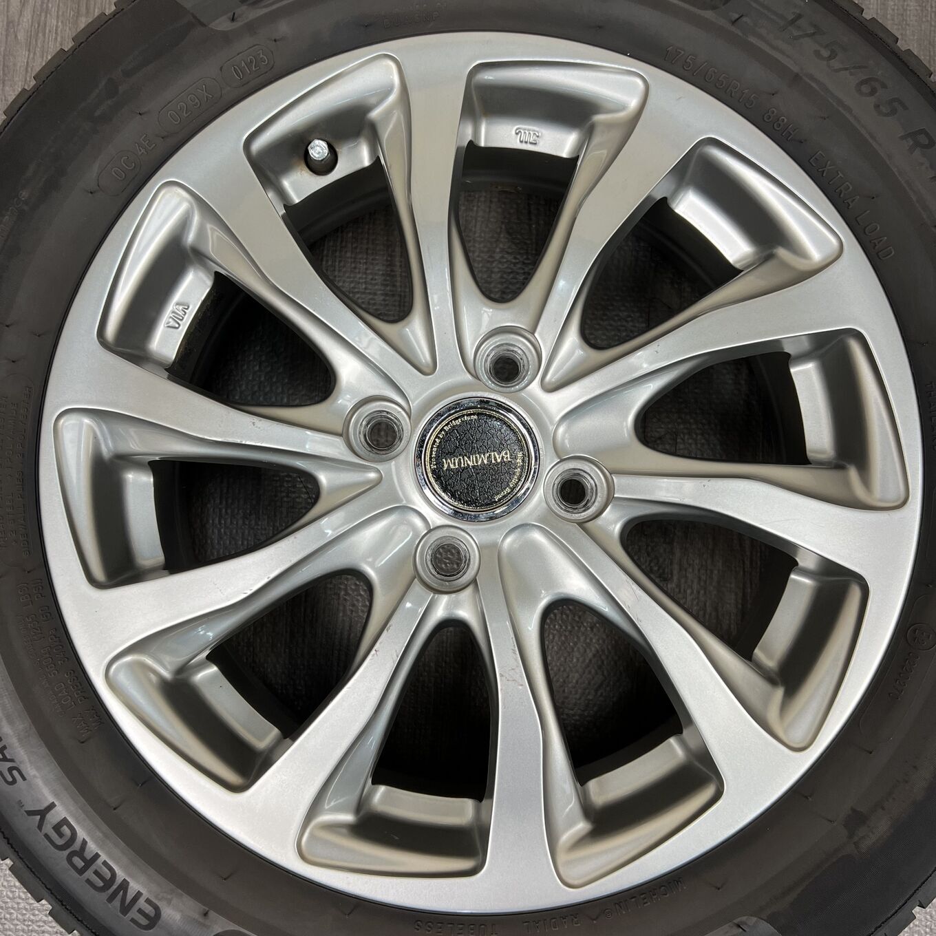 R15 5.5J ET50 4x100 Bridgestone BALMINUM TR-10 — 22 100 ¥/комплект