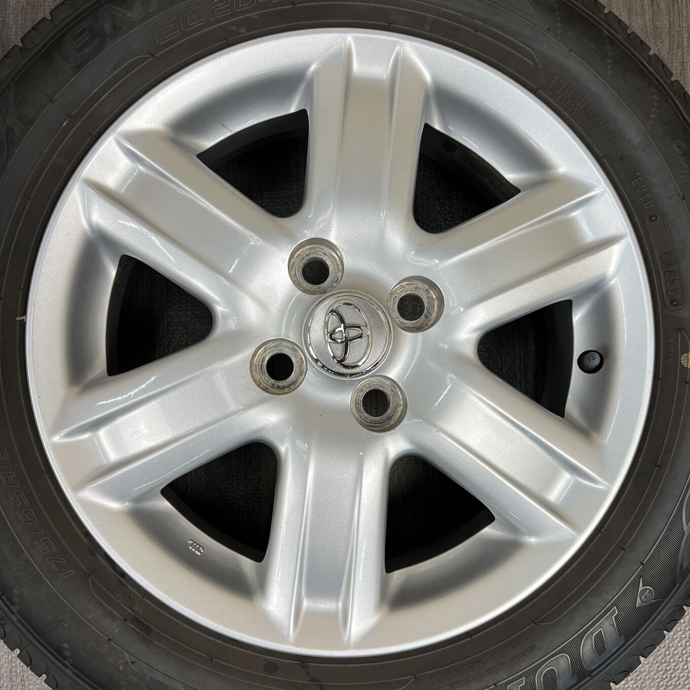 Toyo IQ R15 5J ET45 4x100, фото 2