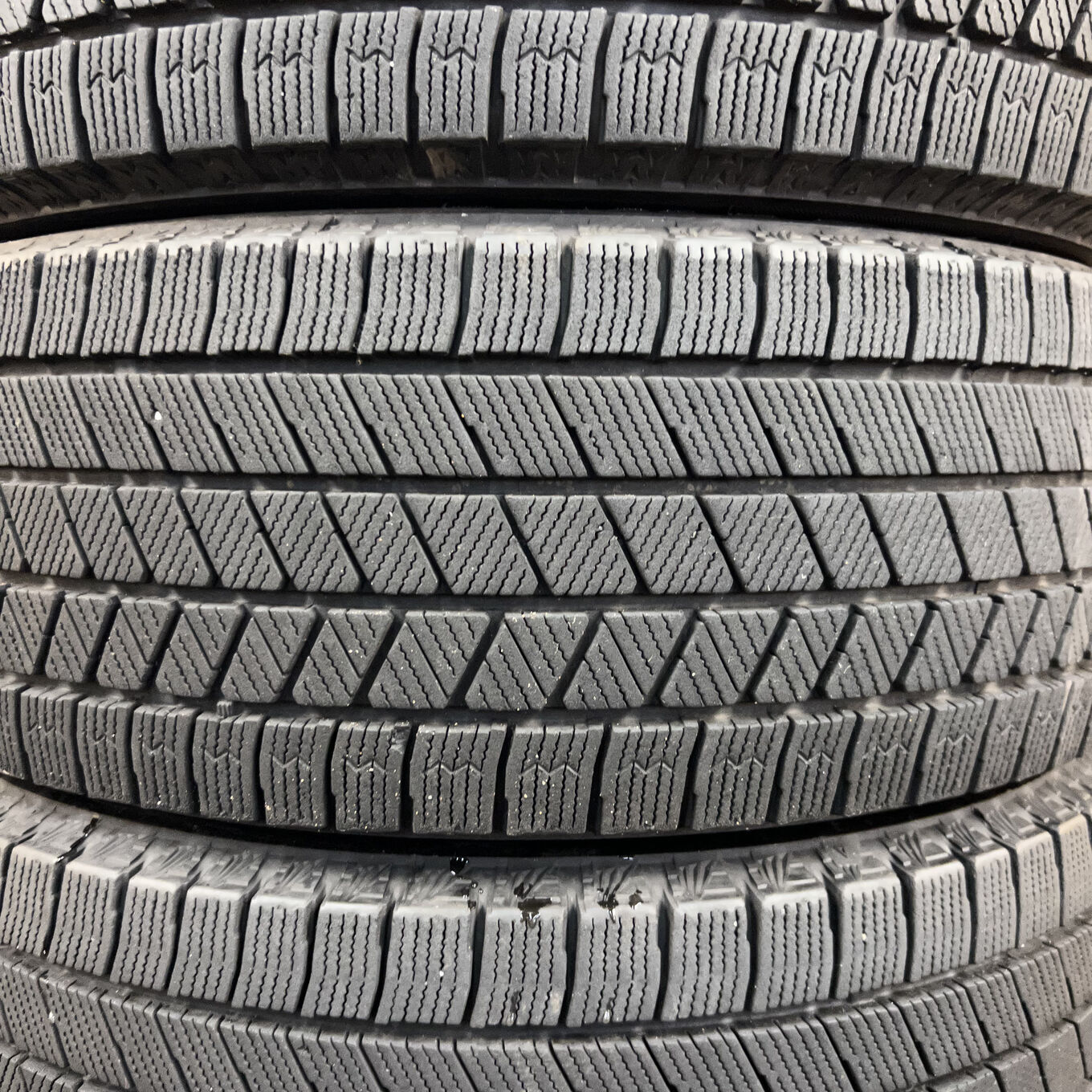 Bridgestone BLIZZAK VRX3 205/60 R16, фото 2