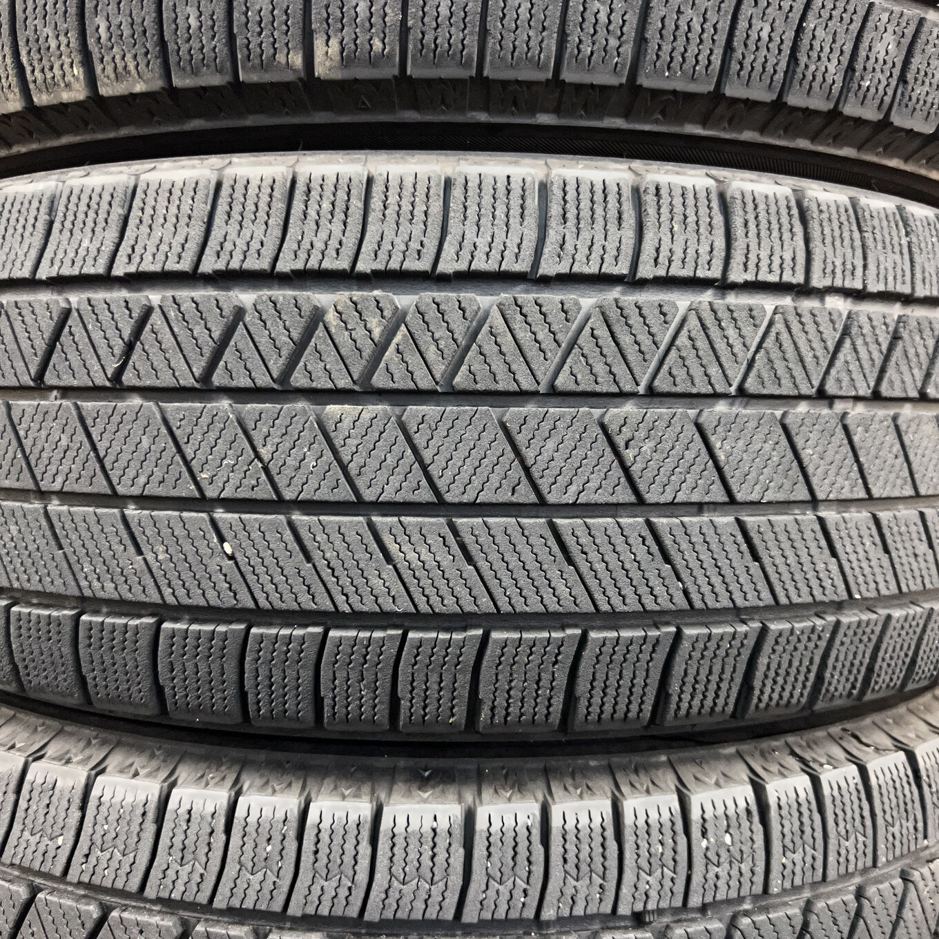 Bridgestone BLIZZAK VRX3 215/65 R16, фото 2