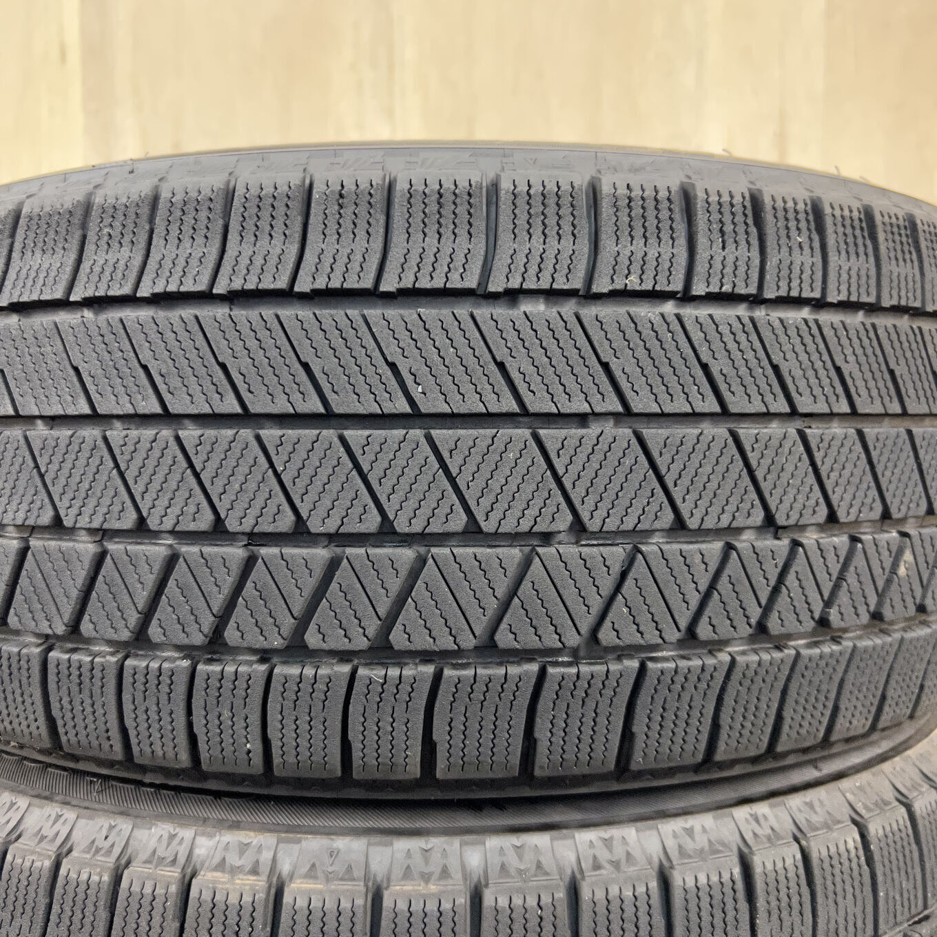 215/50 R17 Bridgestone BLIZZAK VRX3 — 42 500 ¥/комплект