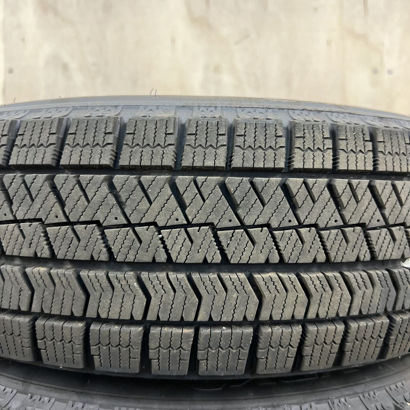 165/70 R14 Bridgestone BLIZZAK VRX2 — 12 800 ¥/комплект