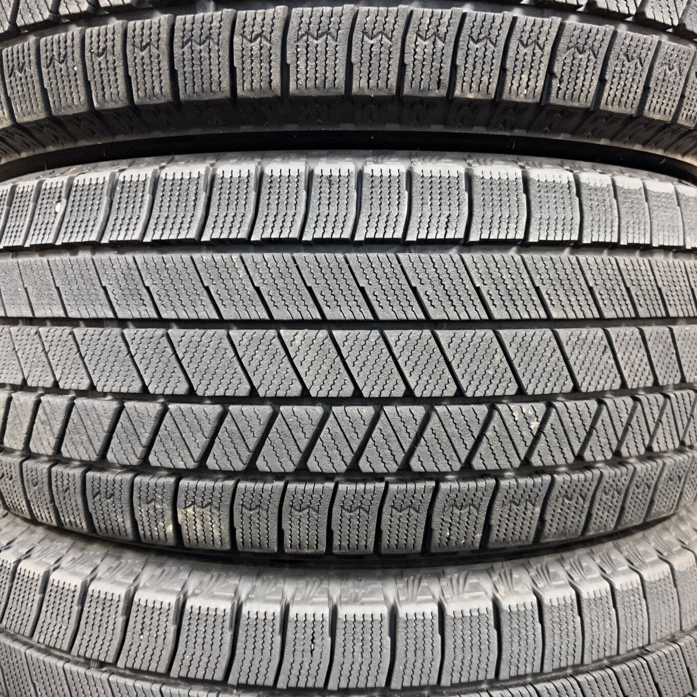 Bridgestone BLIZZAK VRX3 205/55 R16, фото 2