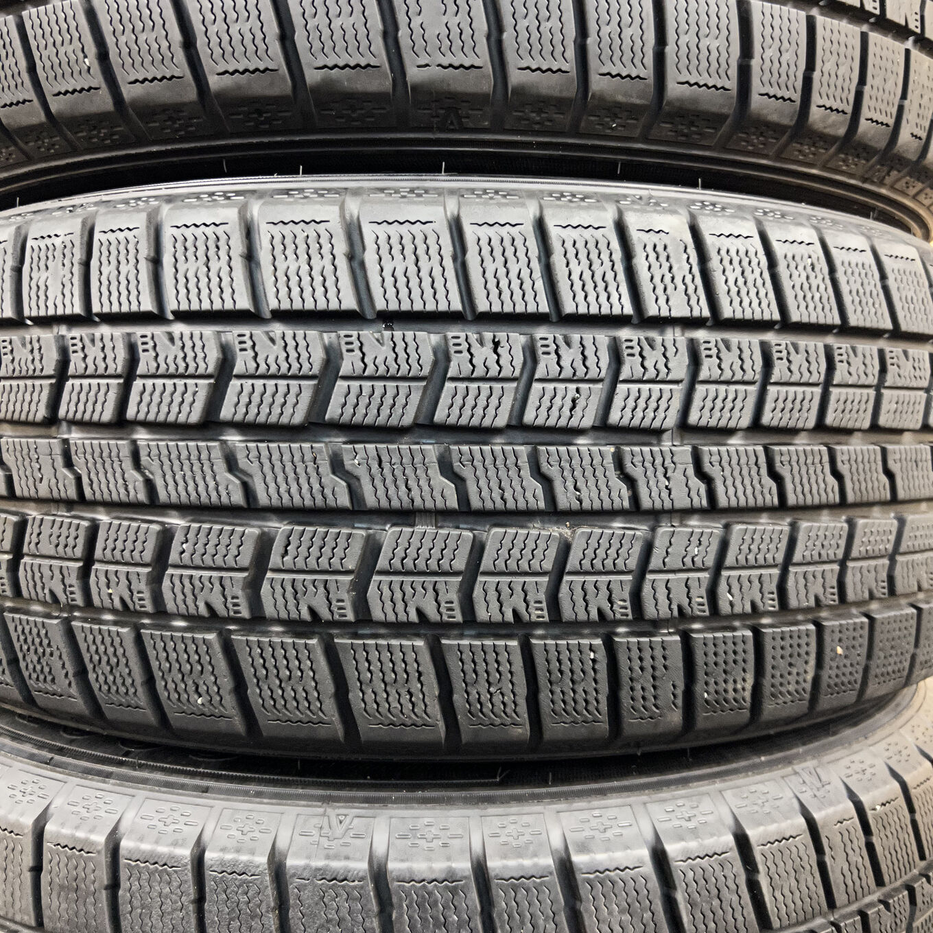 Goodyear ICE NAVI 7 225/55 R17, фото 2