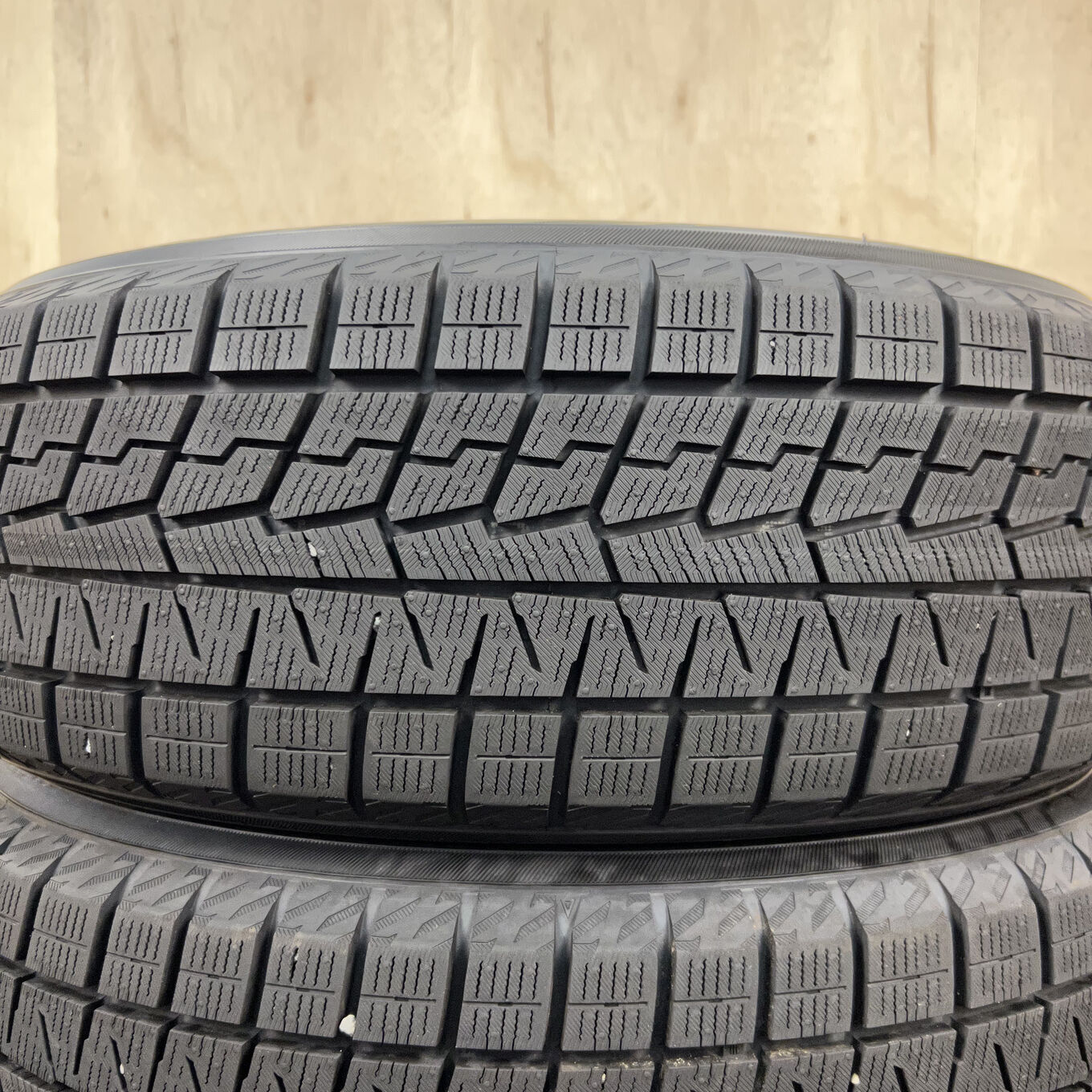 205/60 R16 Yokohama ICE GUARD IG70 — 34 000 ¥/комплект