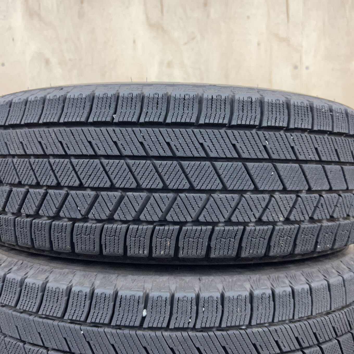 175/65 R15 Bridgestone BLIZZAK VRX3 — 25 500 ¥/комплект