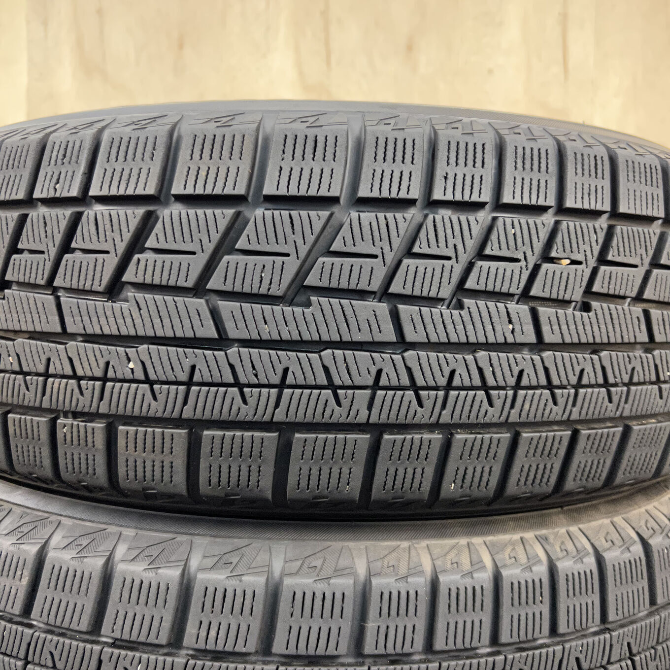 205/60 R16 Yokohama ICE GUARD IG60 — 18 700 ¥/комплект