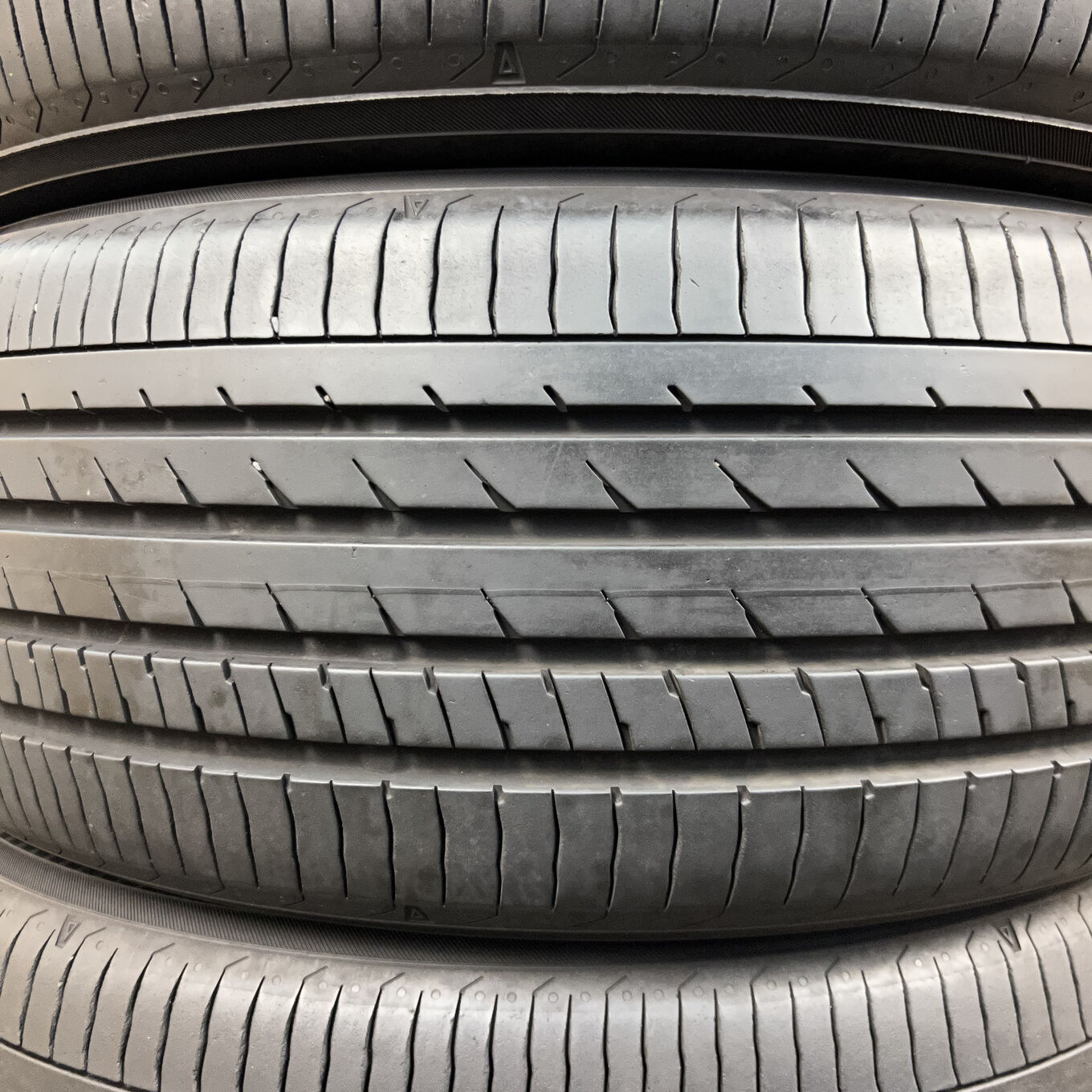Yokohama ADVAN DB V553 215/50 R17, фото 2