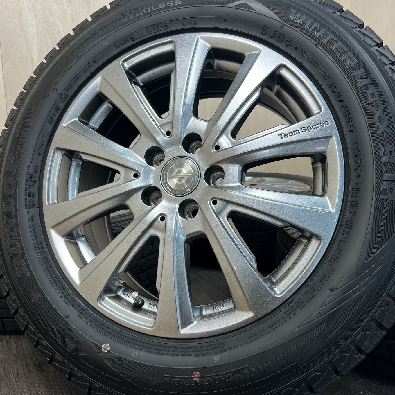 Б/У колесо в сборе 235/60 R17 Dunlop WINTERMAXX SJ8, артикул 101S40426