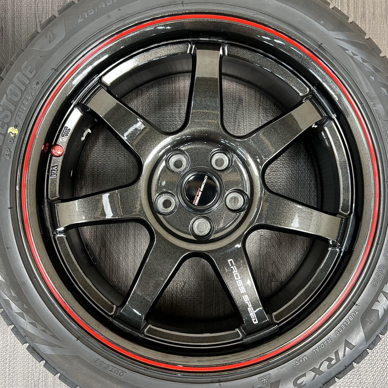 Bridgestone BLIZZAK VRX3 215/45 R17, фото 3
