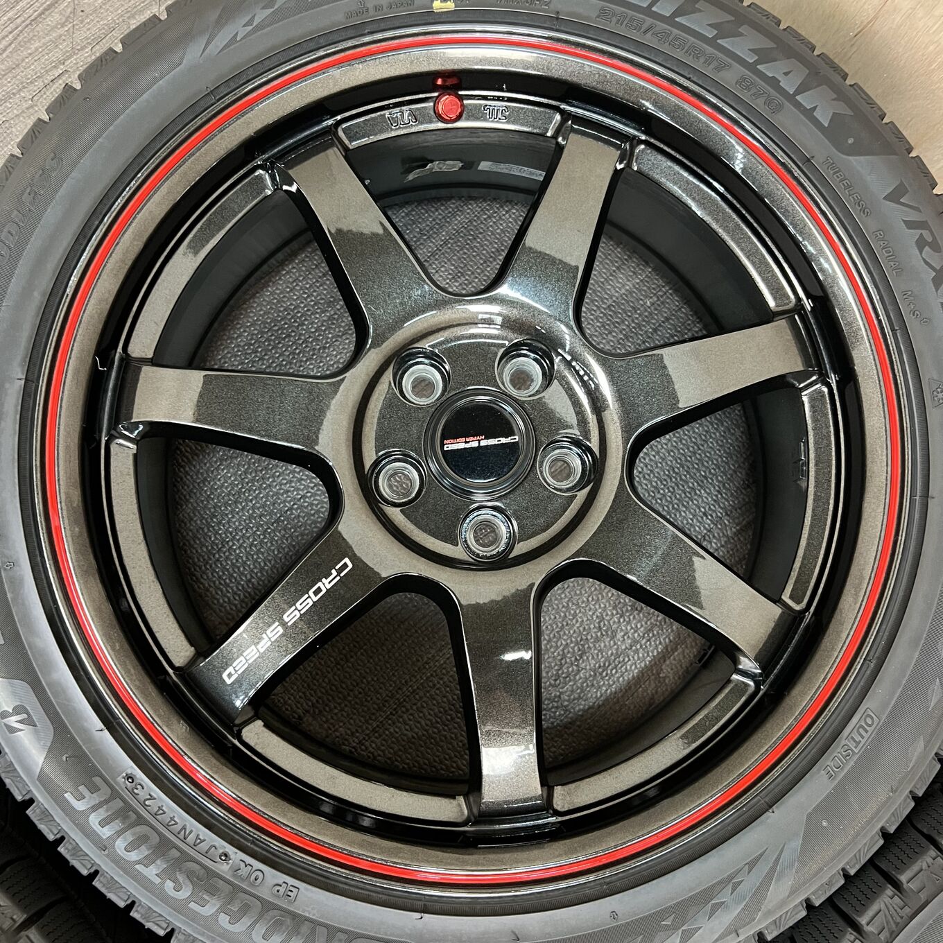 Bridgestone BLIZZAK VRX3 215/45 R17, фото 4