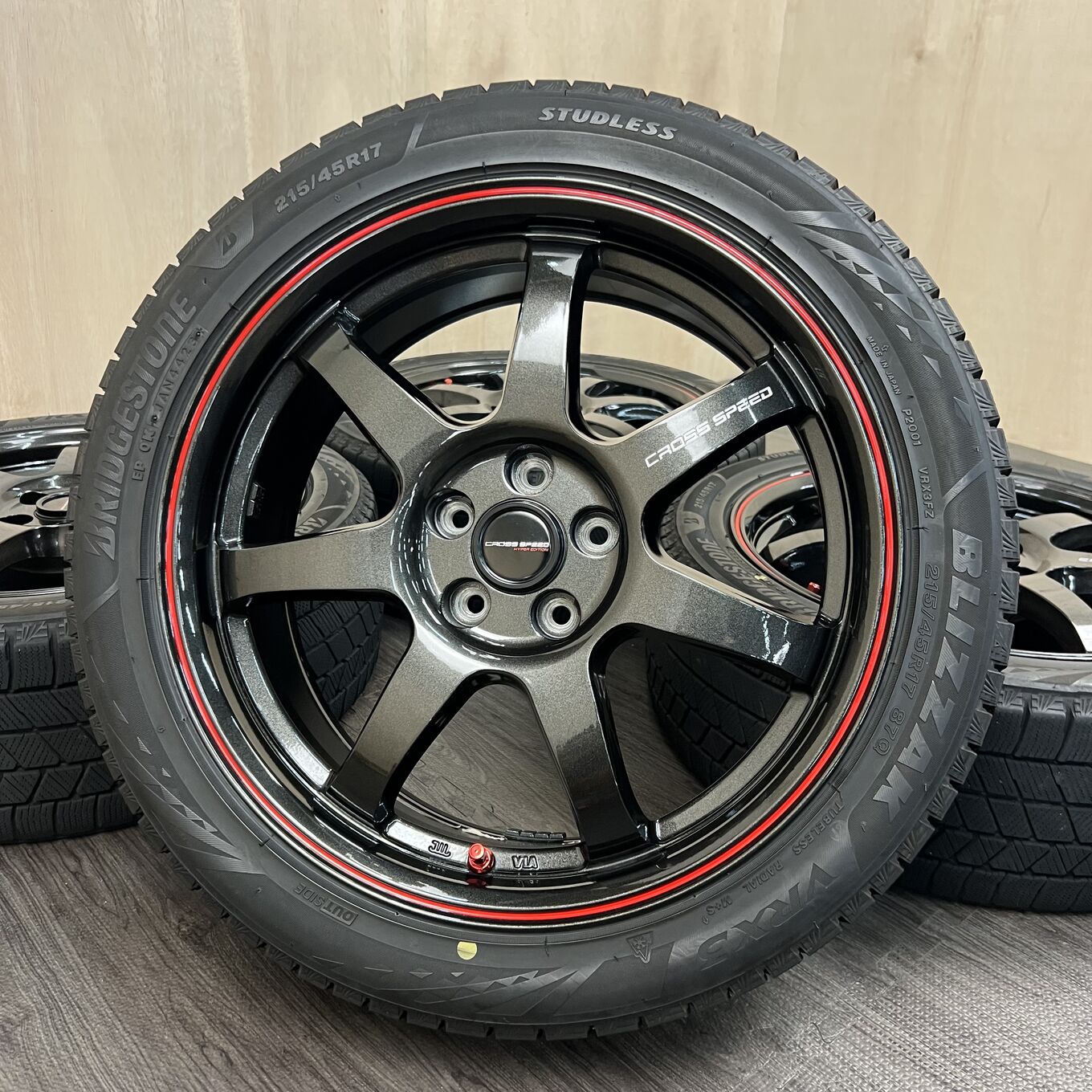Bridgestone BLIZZAK VRX3 215/45 R17, фото 6