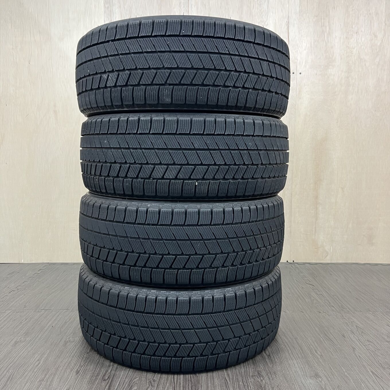 215/45 R17 Bridgestone BLIZZAK VRX3 — 25 400 ¥/комплект