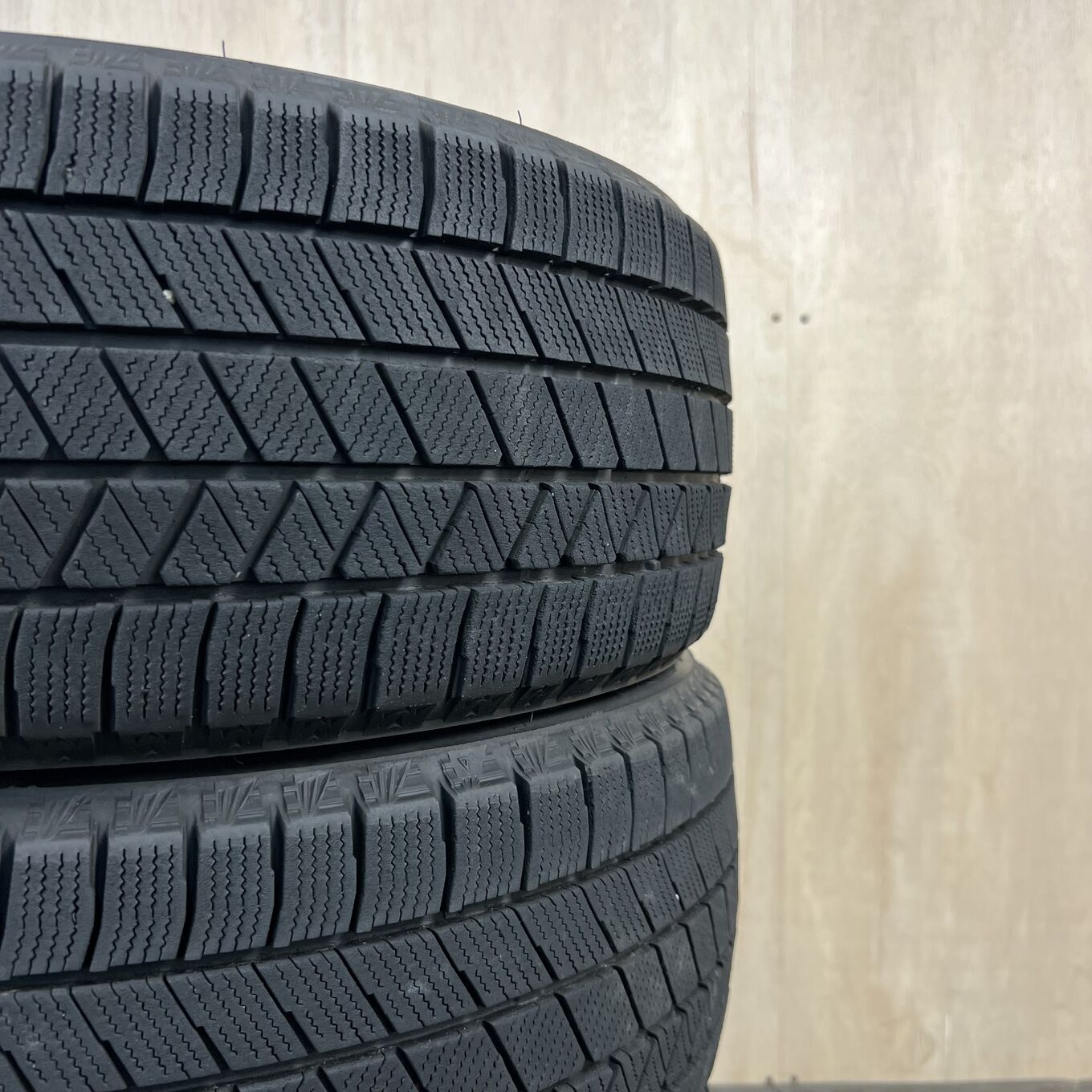Bridgestone BLIZZAK VRX3 215/45 R17, фото 6