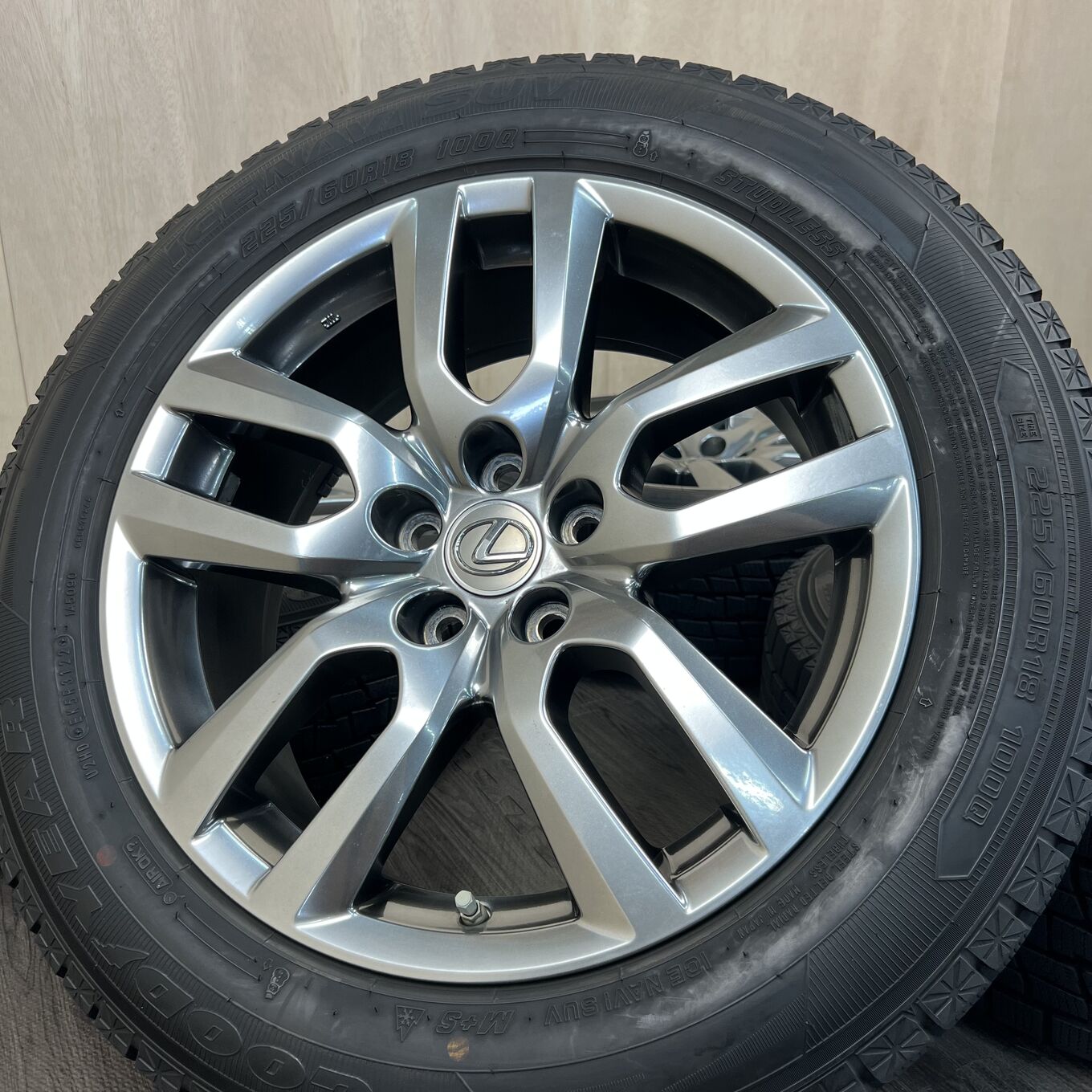 Б/У колесо в сборе 225/60 R18 Goodyear NX, артикул 105S40426