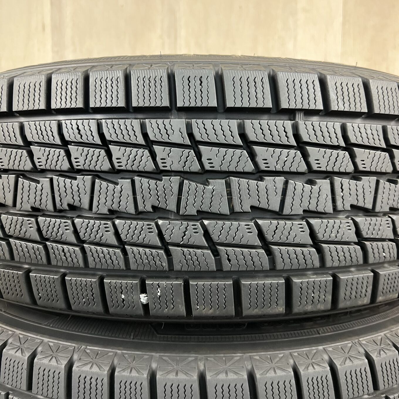 Goodyear ICE NAVI SUV 225/60 R18, фото 2