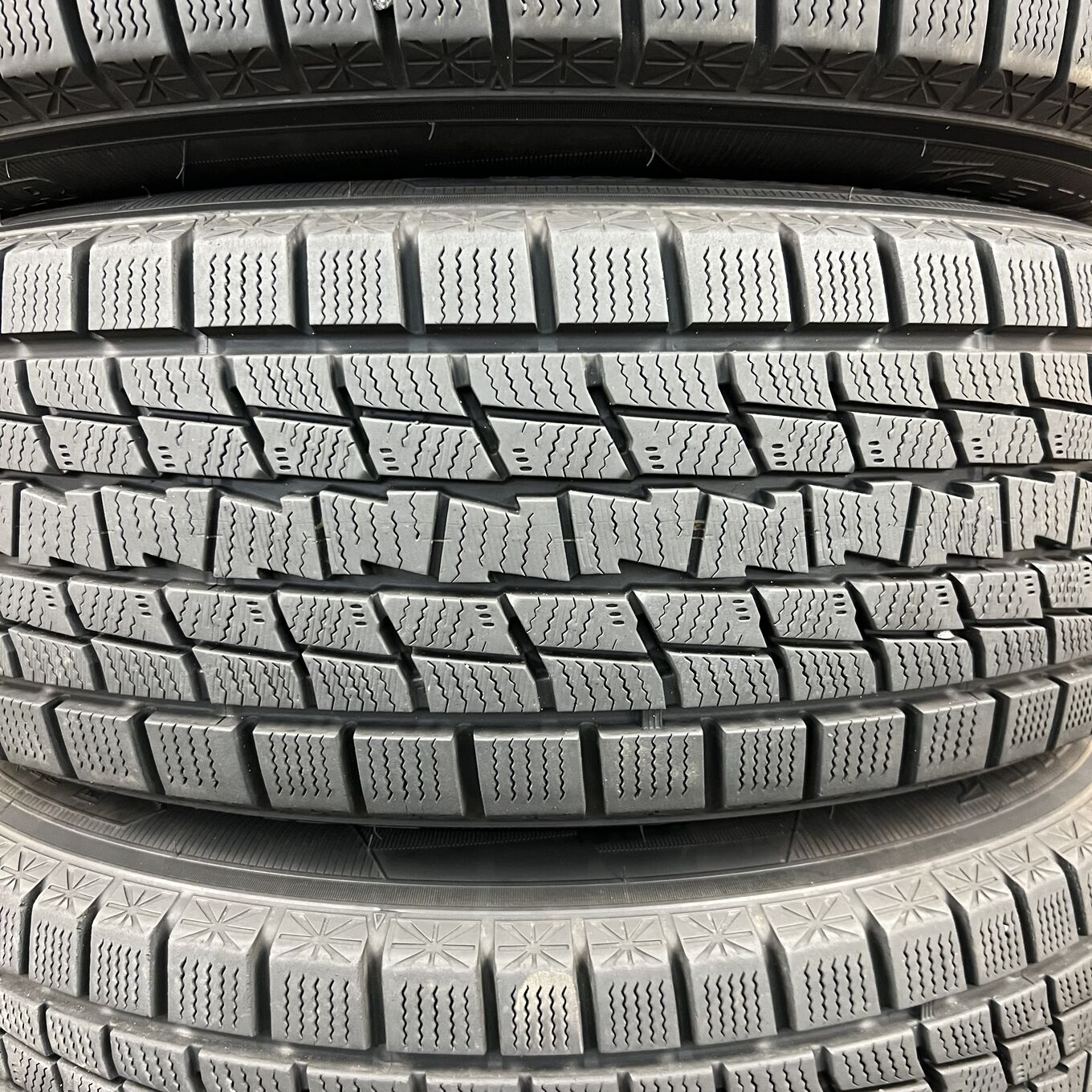 Goodyear ICE NAVI SUV 225/60 R18, фото 3
