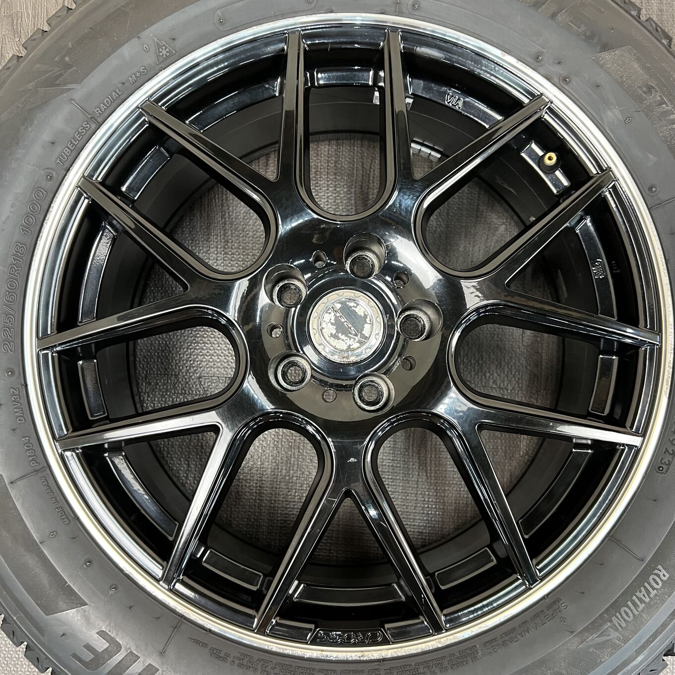 Bridgestone BLIZZAK DM-V3 225/60 R18, фото 2