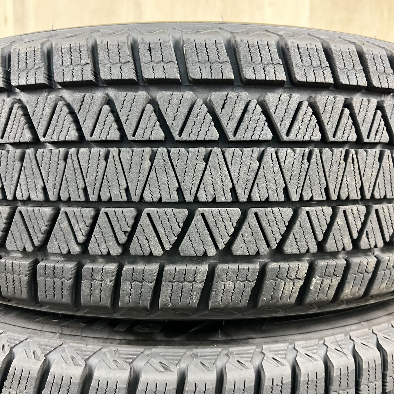 Bridgestone BLIZZAK DM-V3 225/60 R18, фото 2
