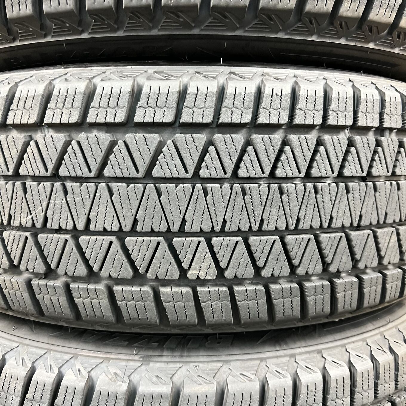 Bridgestone BLIZZAK DM-V3 225/60 R18, фото 3