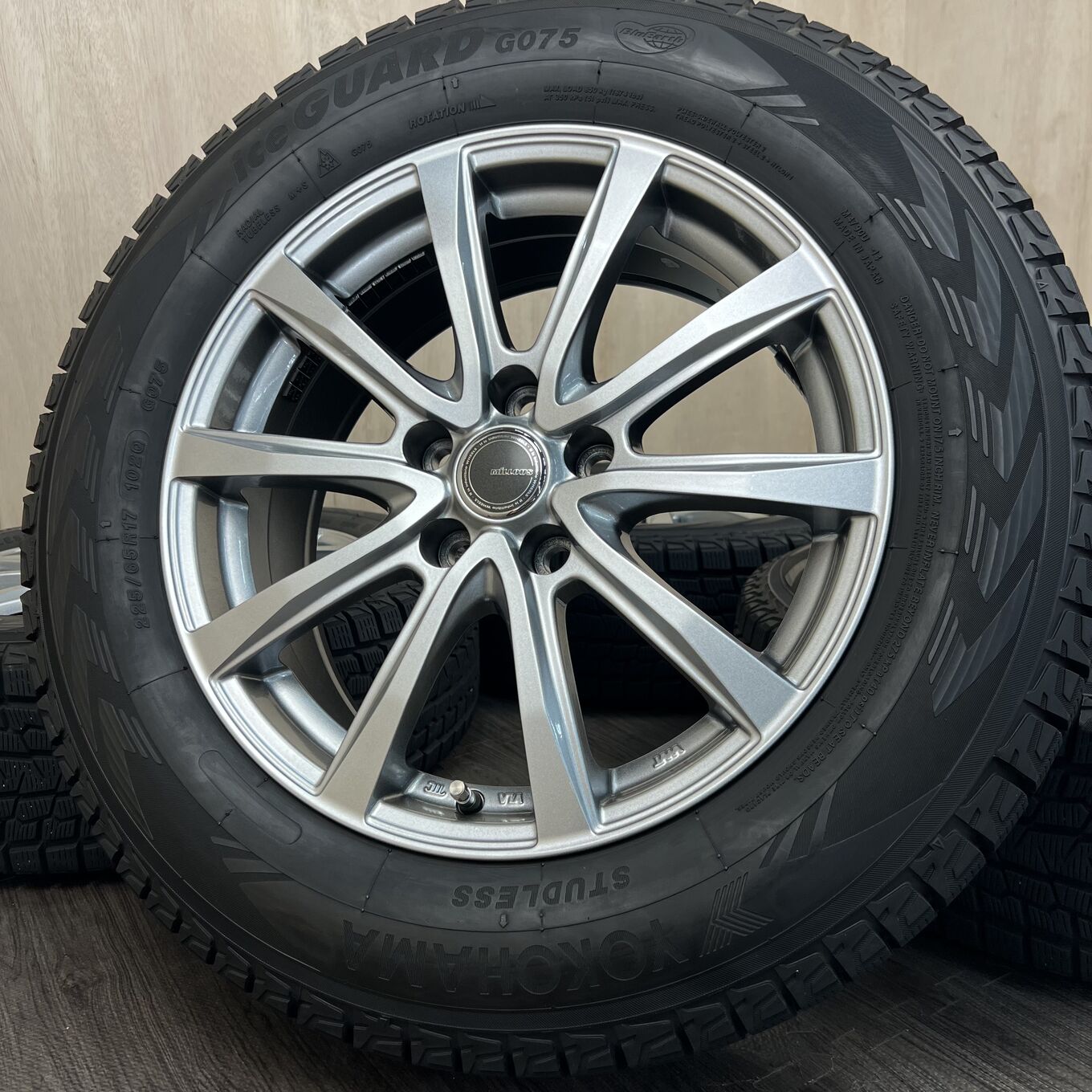 Б/У колесо в сборе 225/65 R17 Yokohama MILLOUS, артикул 107S40426