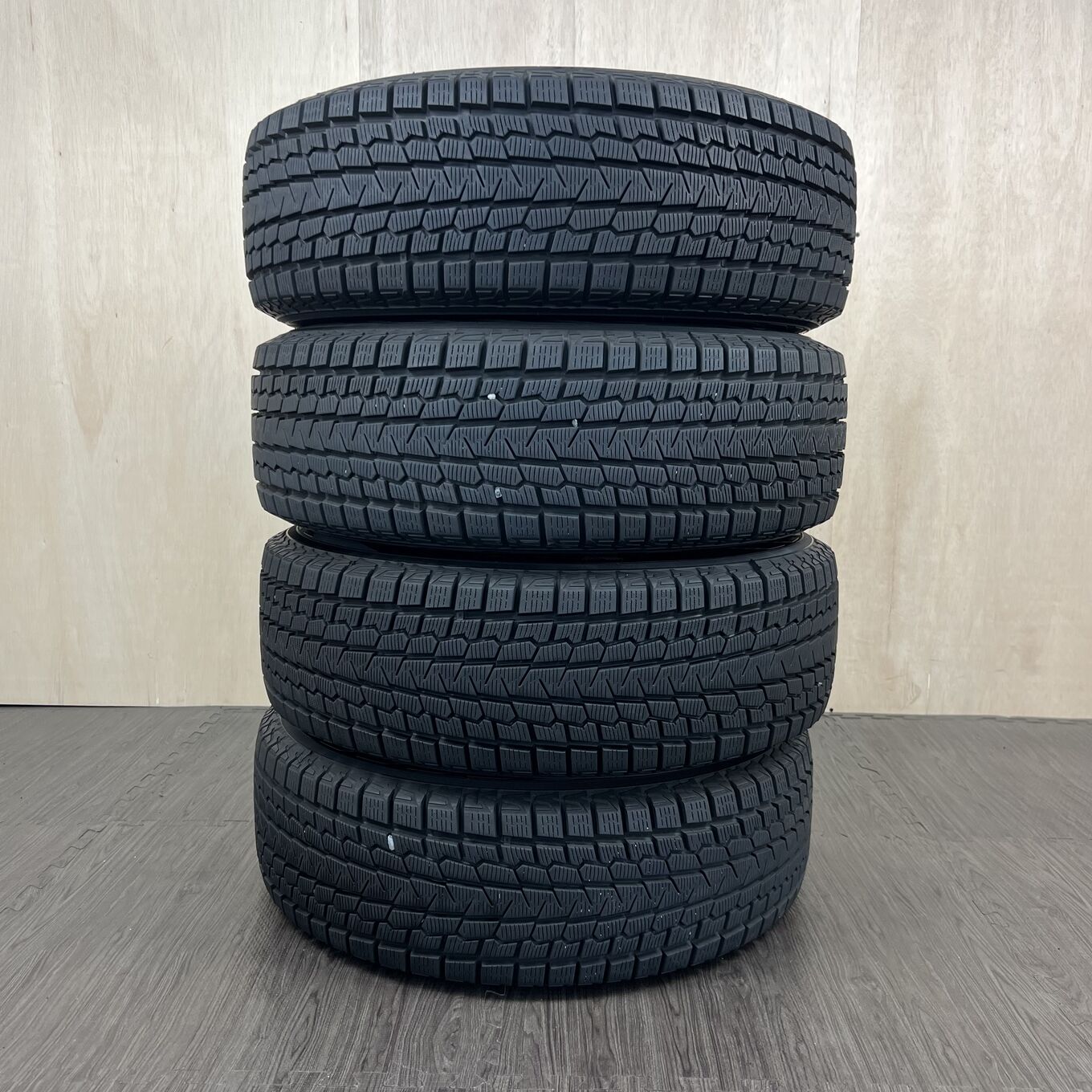 225/65 R17 Yokohama ICE GUARD G075 — 25 400 ¥/комплект